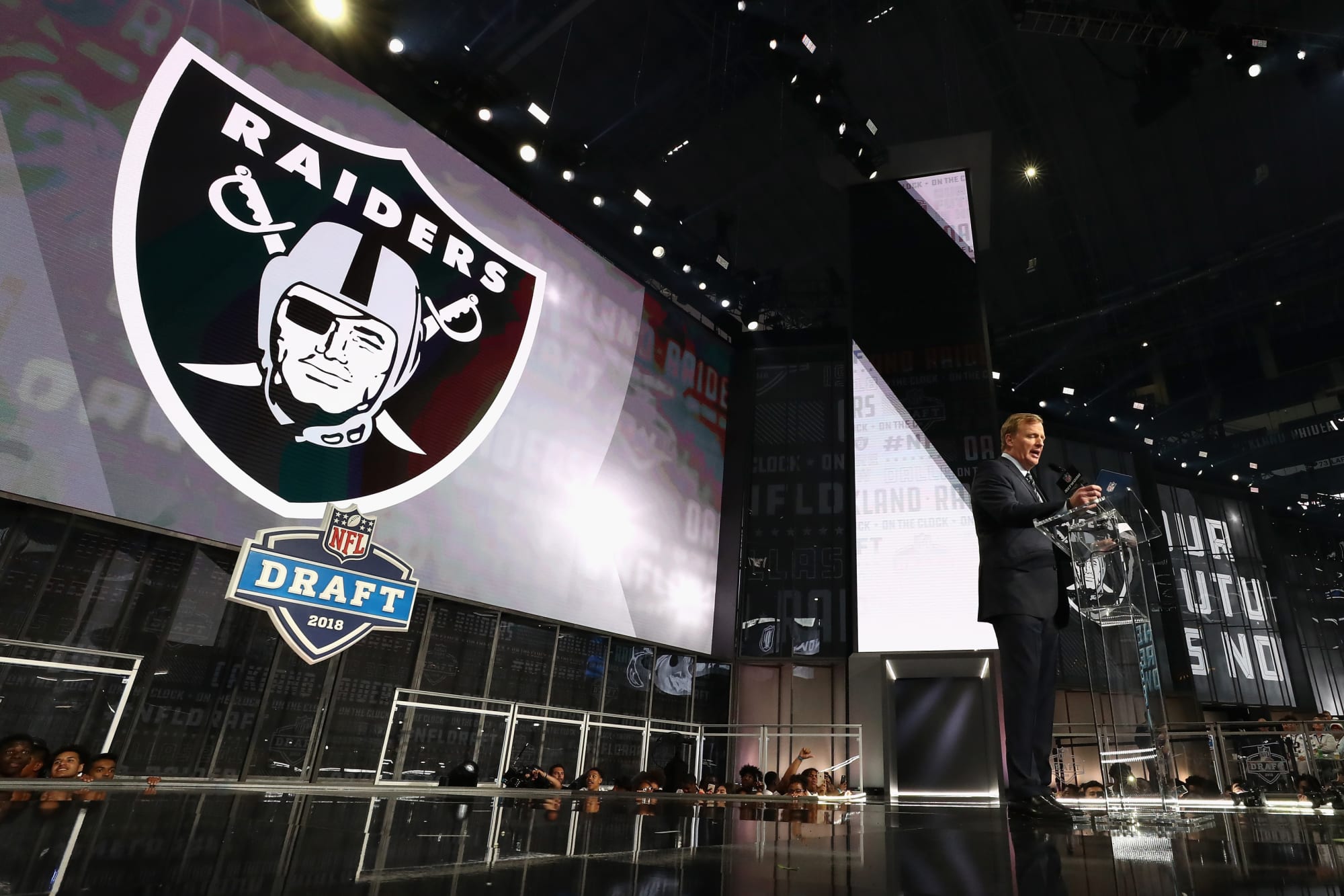 2023 Full First Round Nfl Mock Draft Raiders Stay Put At No 7 Overall
