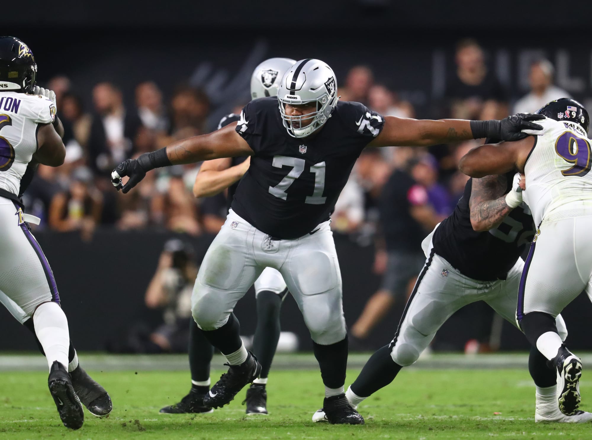 Raiders: 3 offensive training camp battles to keep an eye on in 2022