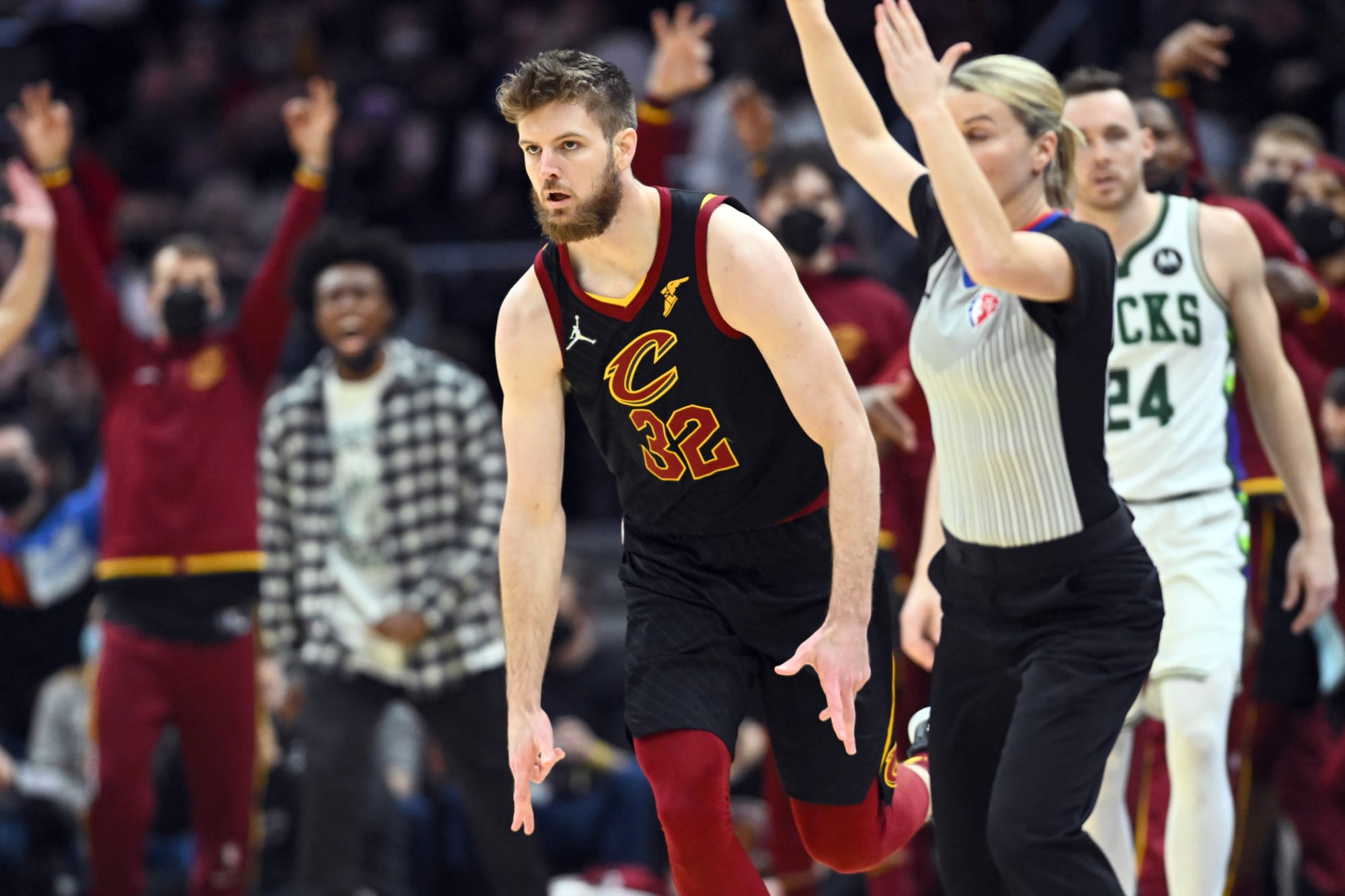 Cavs and Dean Wade agree on 3year extension, keeping glue guy around