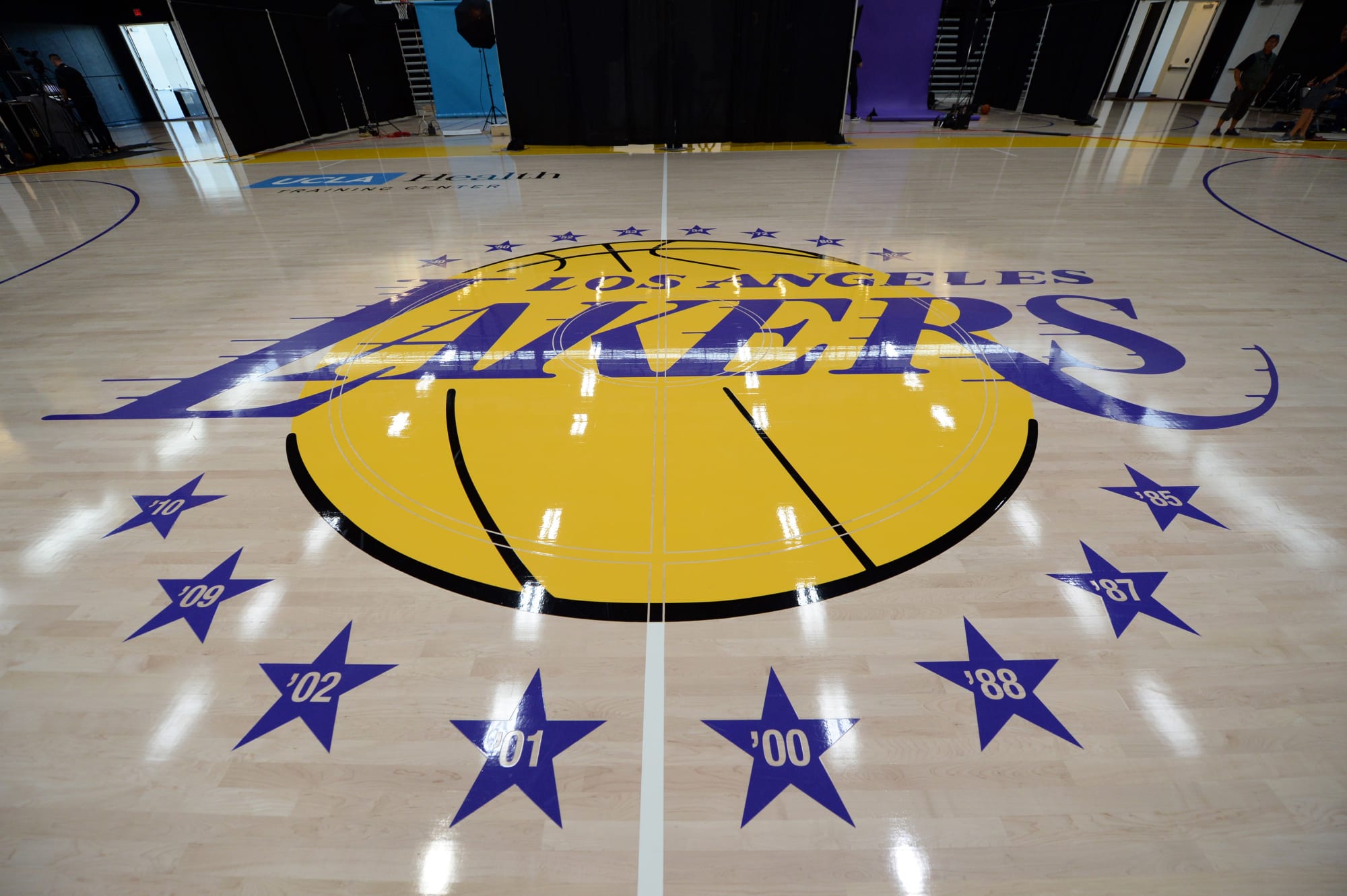 South Bay Lakers Training Camp roster official, Metta World Peace hired