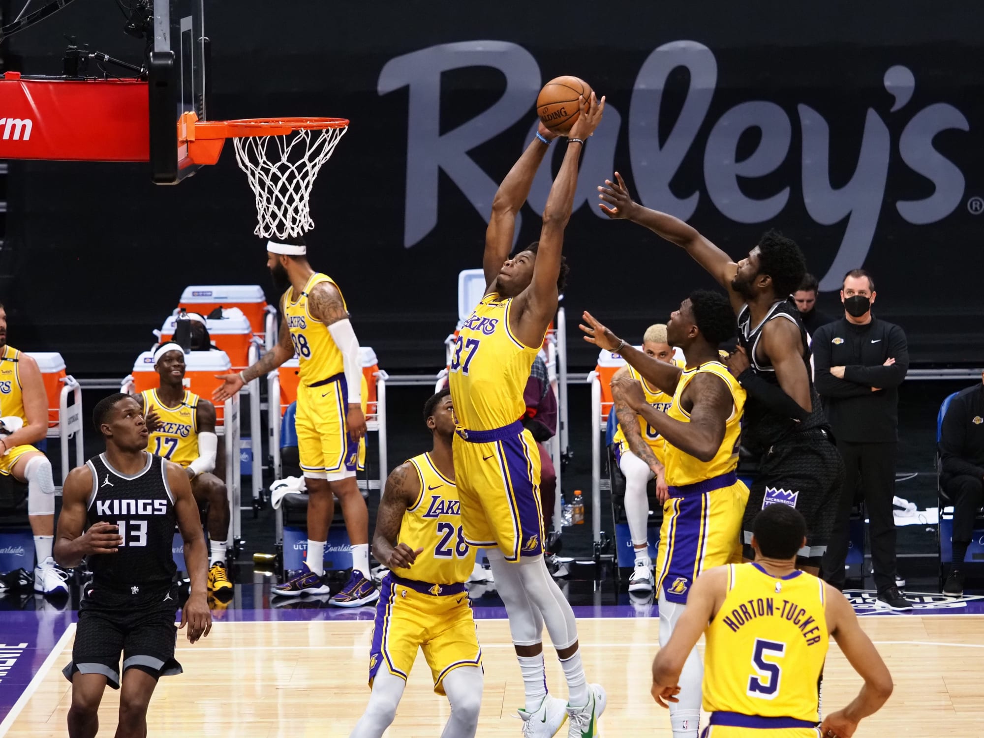 Los Angeles Lakers 4 lessons from huge road win over Kings