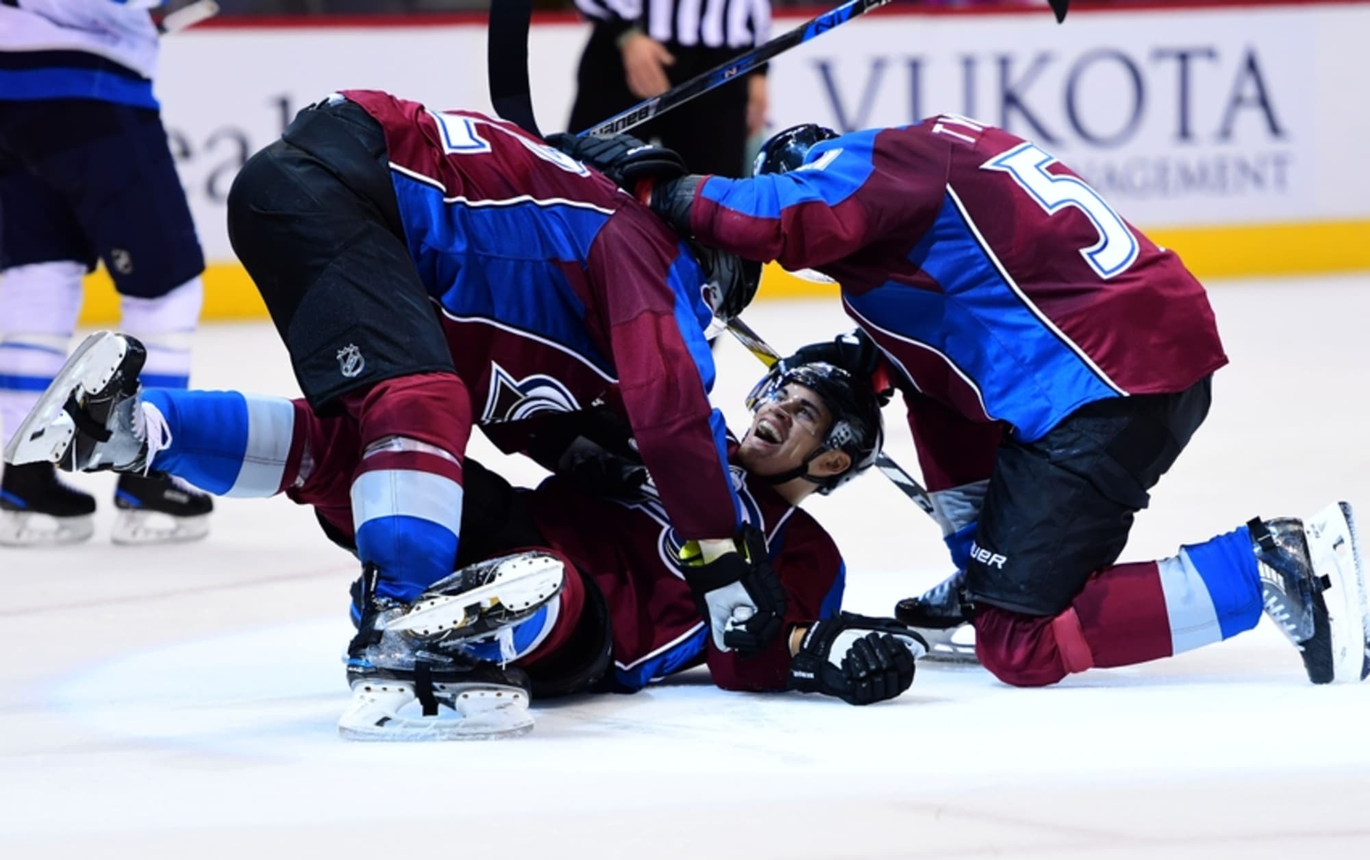 Colorado Avalanche Play Complete Game Against Jets