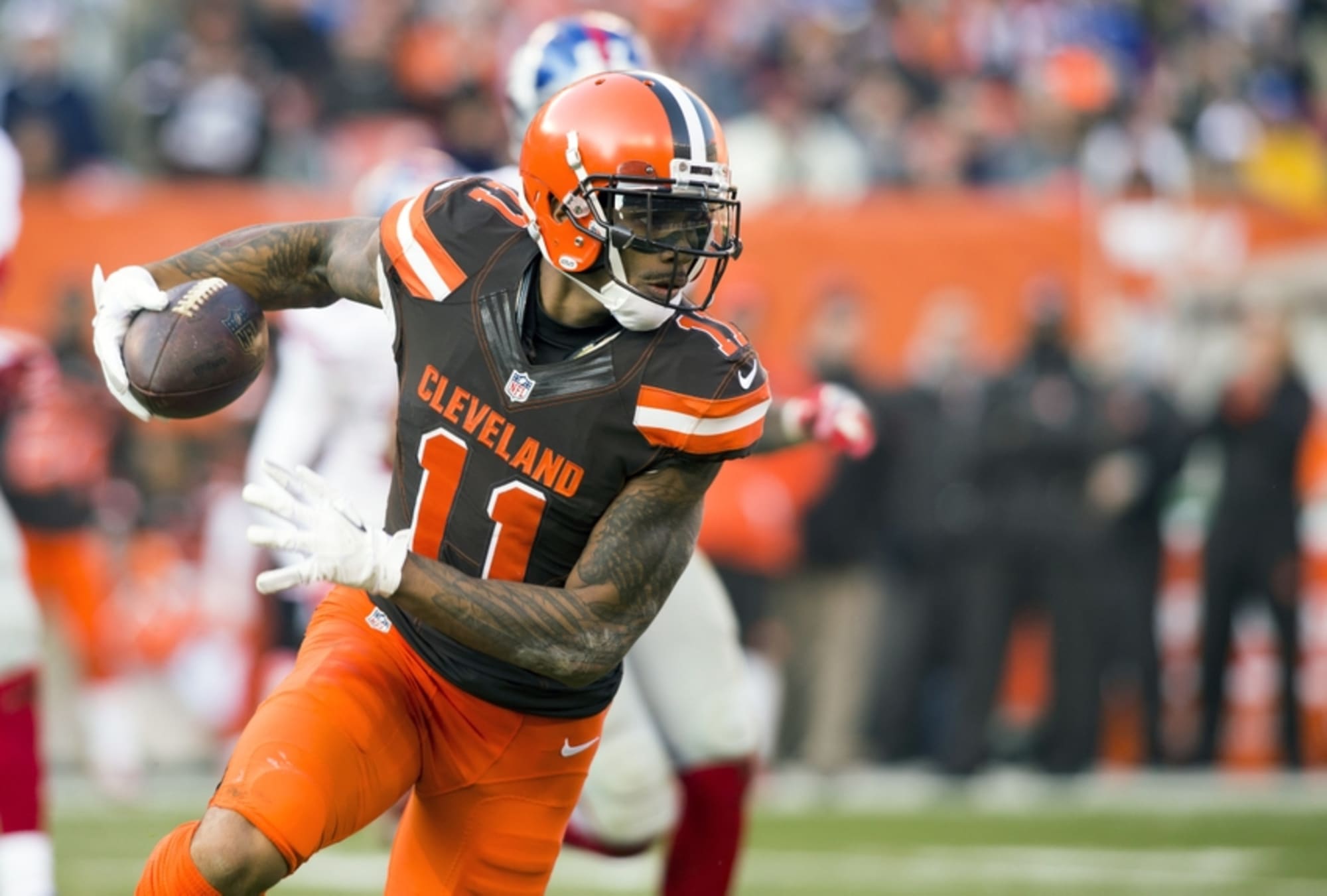 Terrelle Pryor's Blonde Hair: A Bold New Look for the NFL Quarterback - wide 4