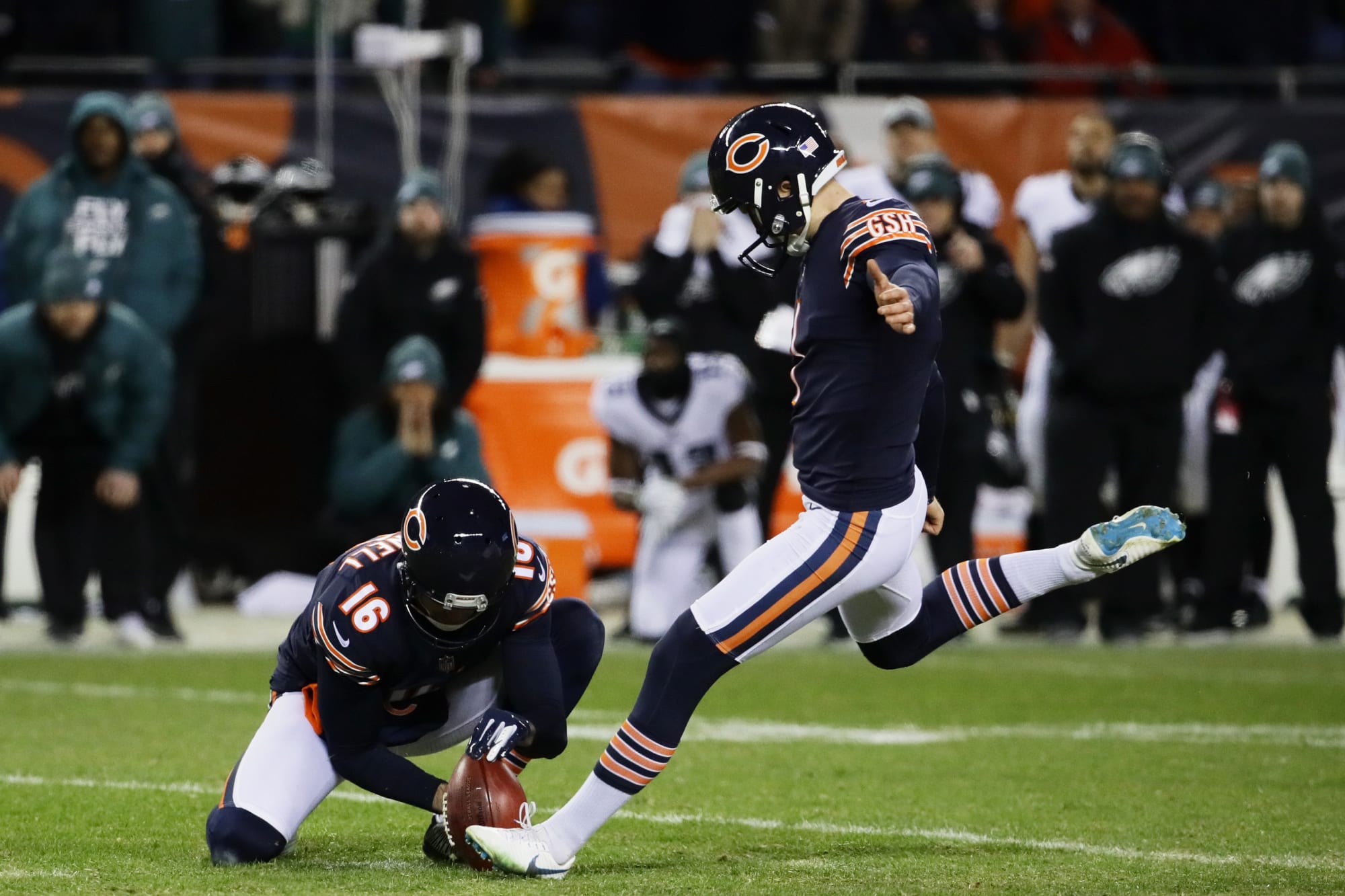 Chicago Bears Who is leading the kicking competition?