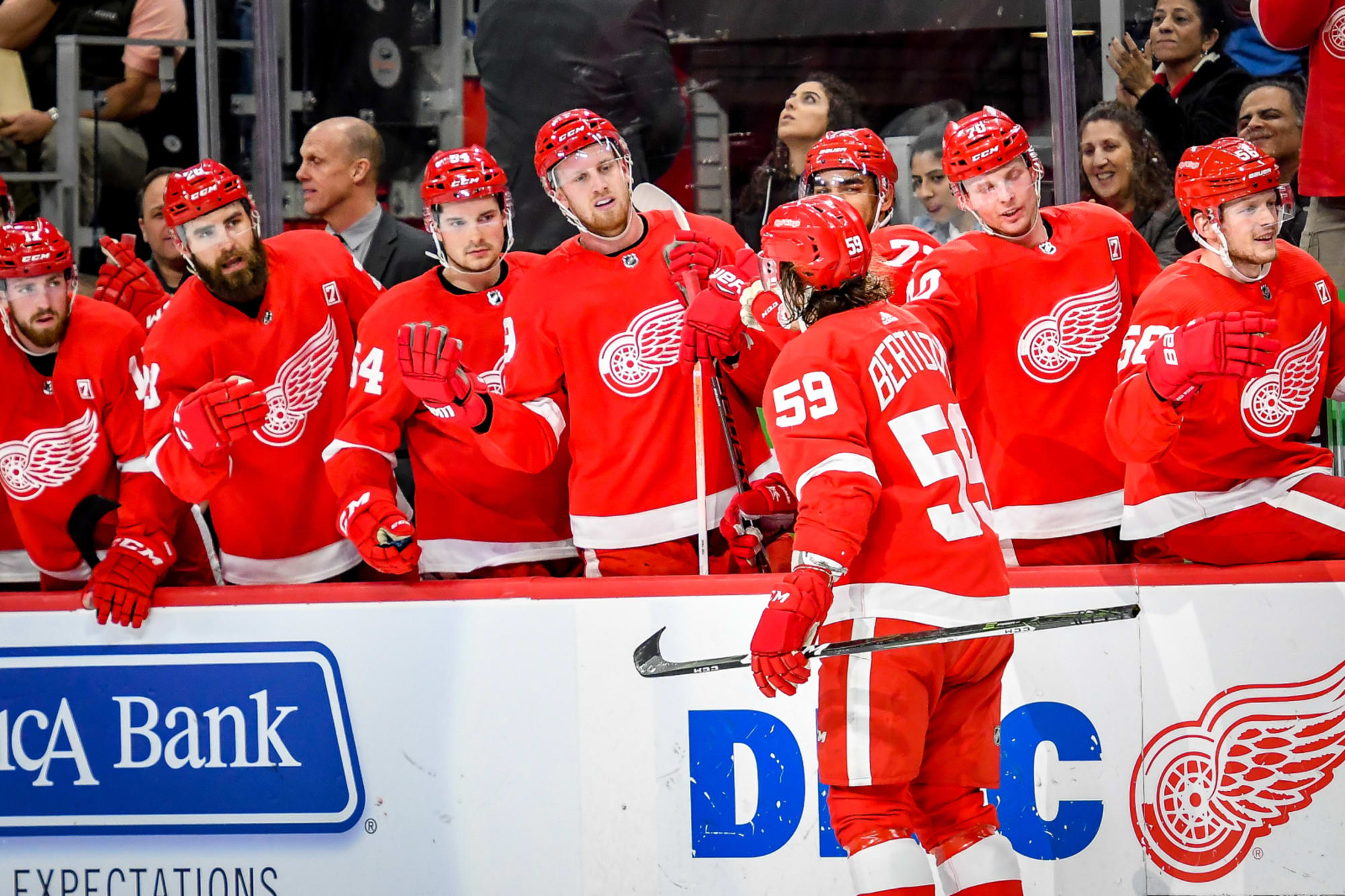 Should the Detroit Red Wings trade back in the NHL draft?