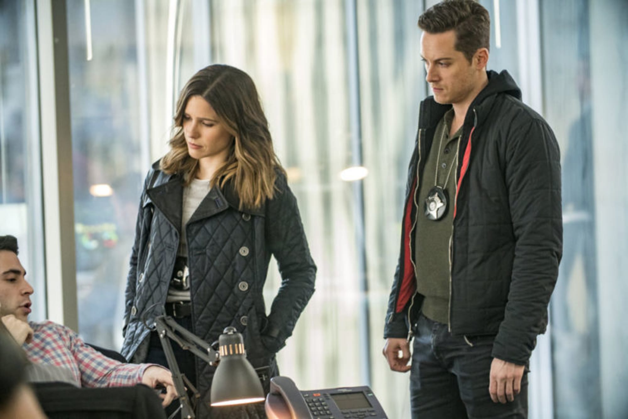 Nbc Releases Linstead Deleted Scene From This Weeks Chicago Pd 