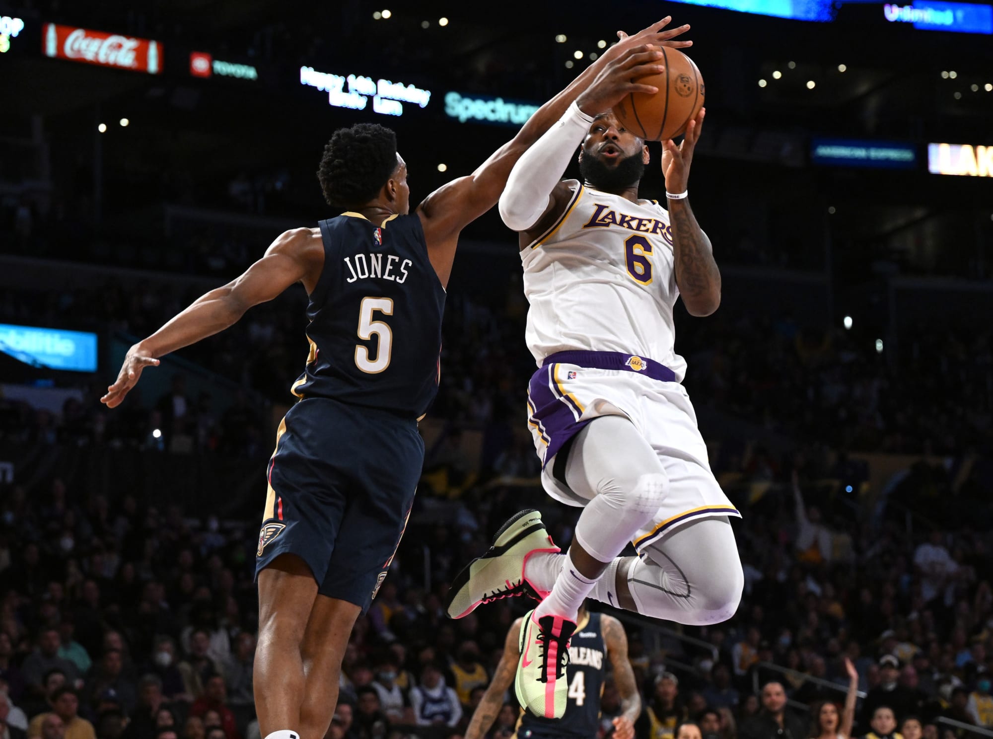 Pelicans schedule New Orleans in driver's seat in race with Lakers