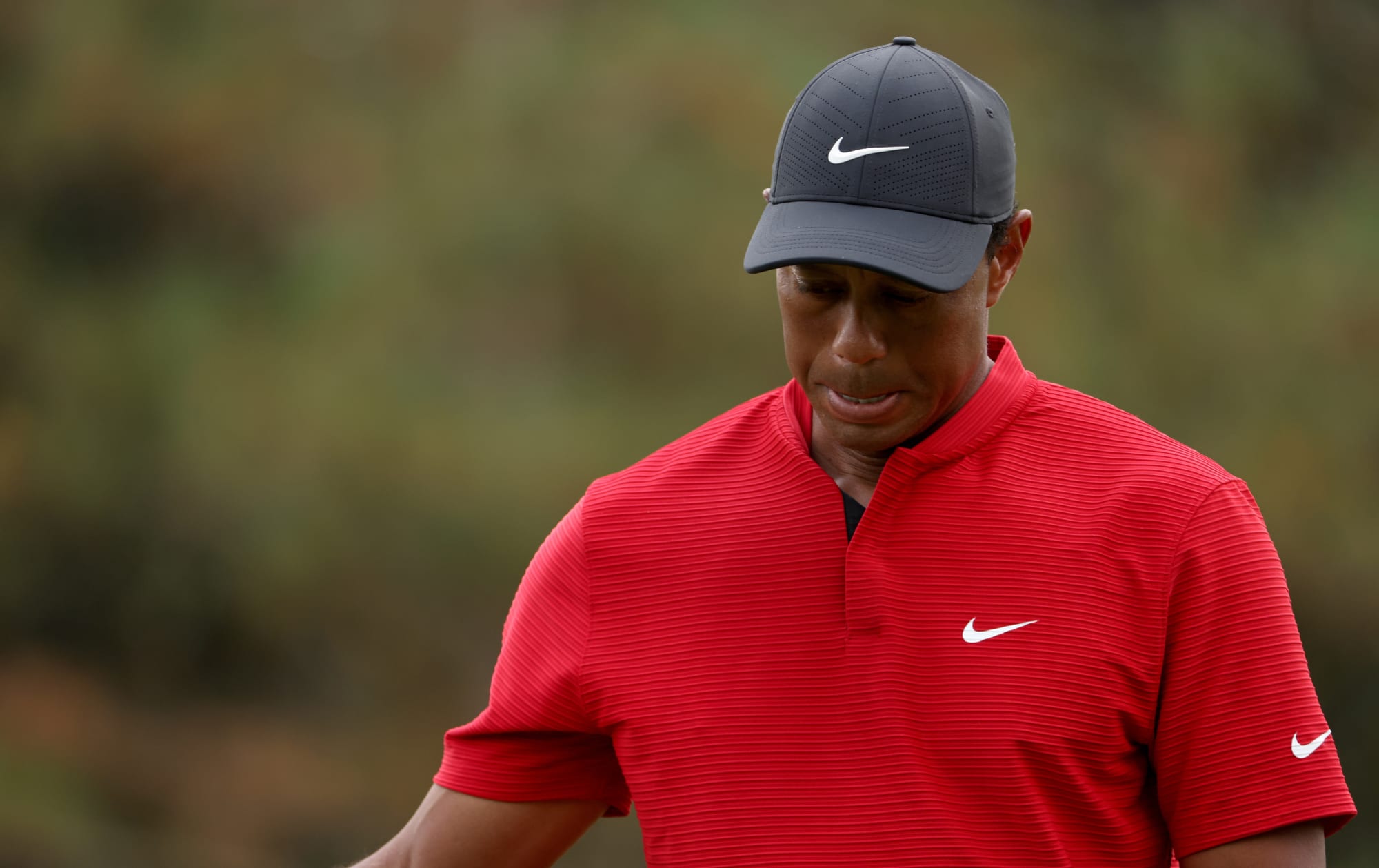 The Masters: Tiger Woods Makes 10 on Par 3, Then Rallies