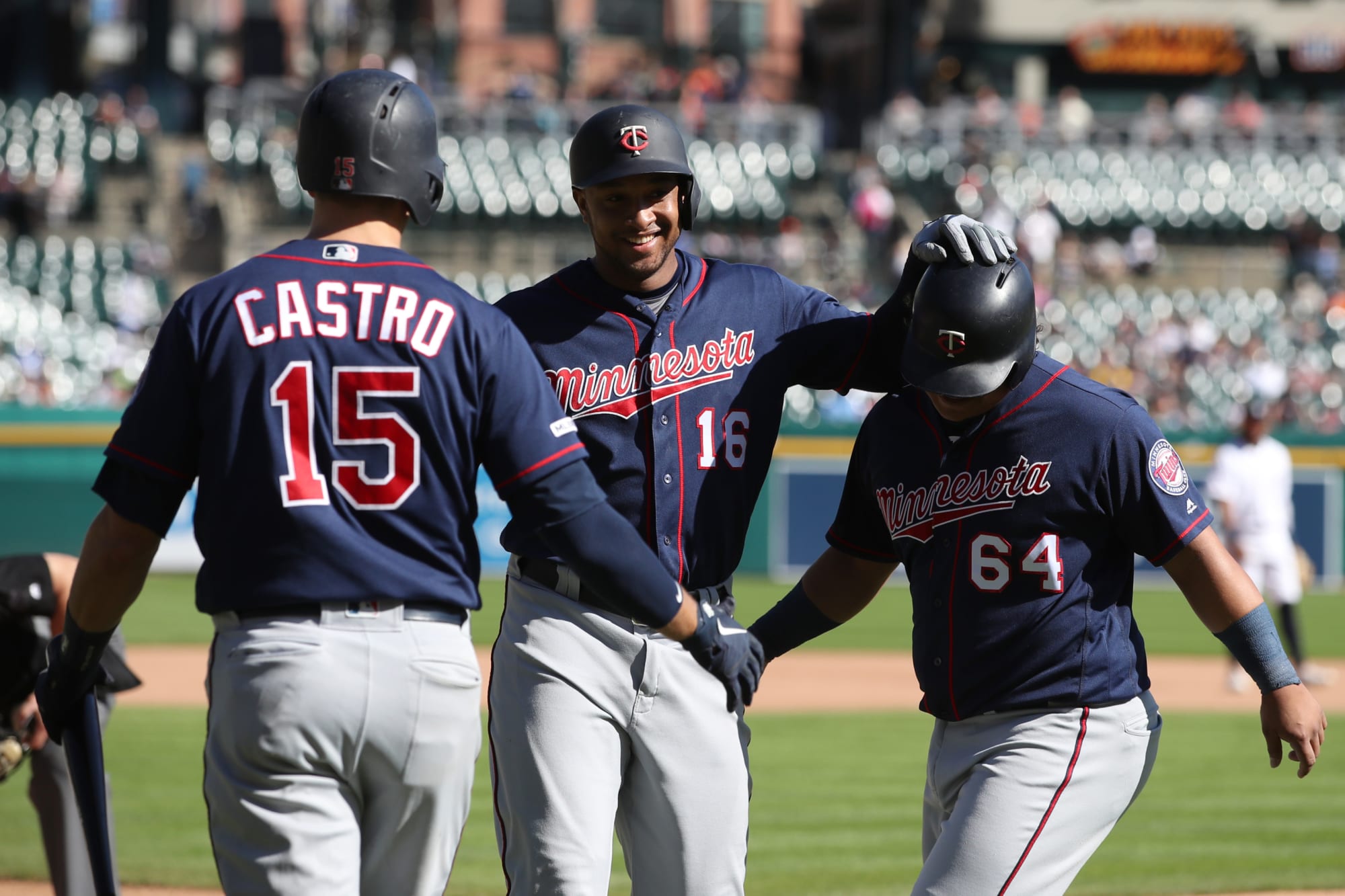 Minnesota Twins first MLB team with 300 HRs in a season
