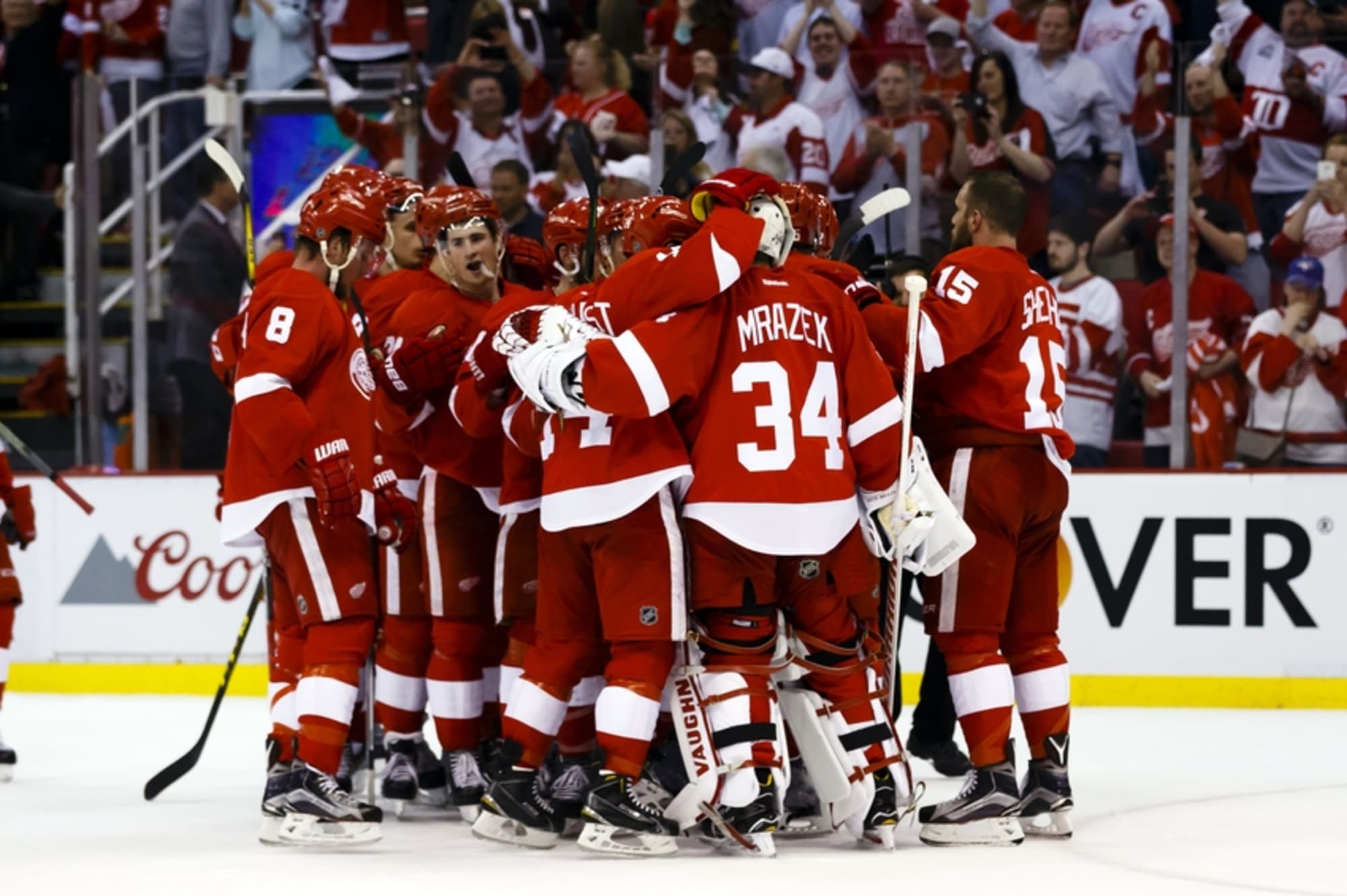 Detroit Red Wings Fighting to Maintain Playoff Streak