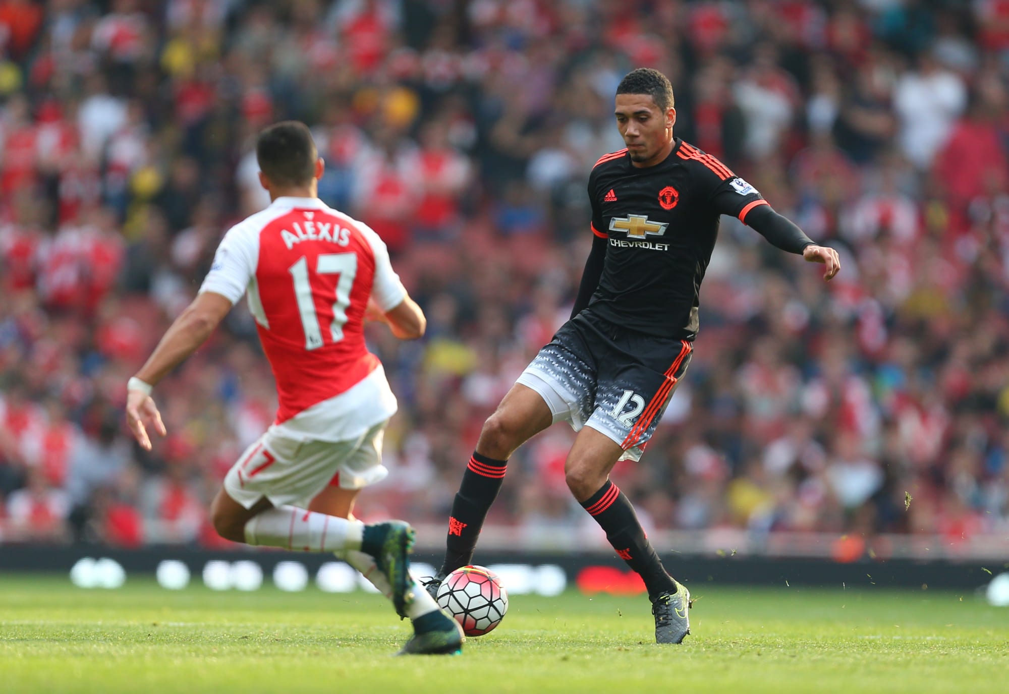 Manchester United vs. Arsenal: Key Battles on the Pitch
