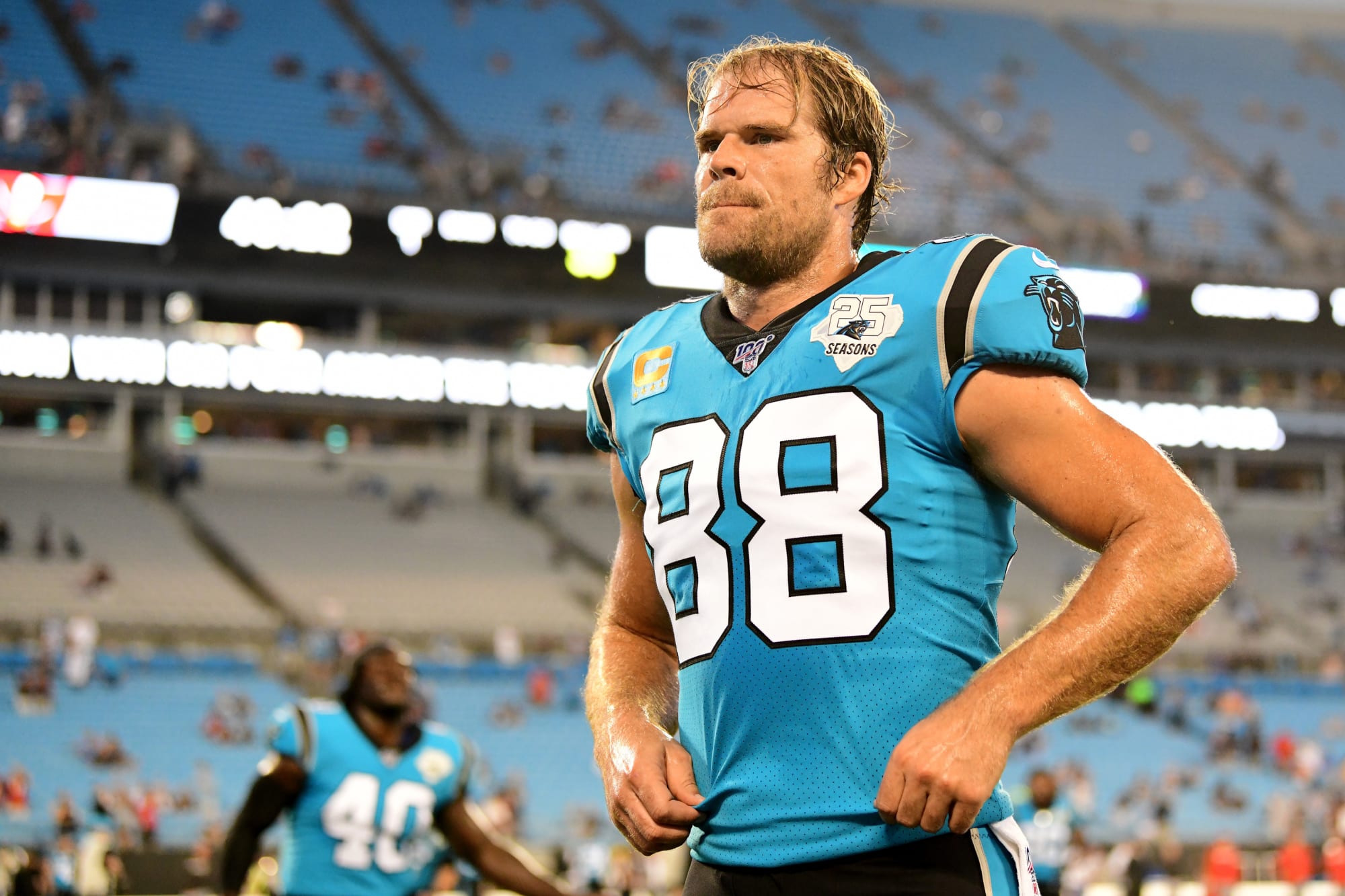 Greg Olsen would be a perfect veteran fit with the Washington Redskins