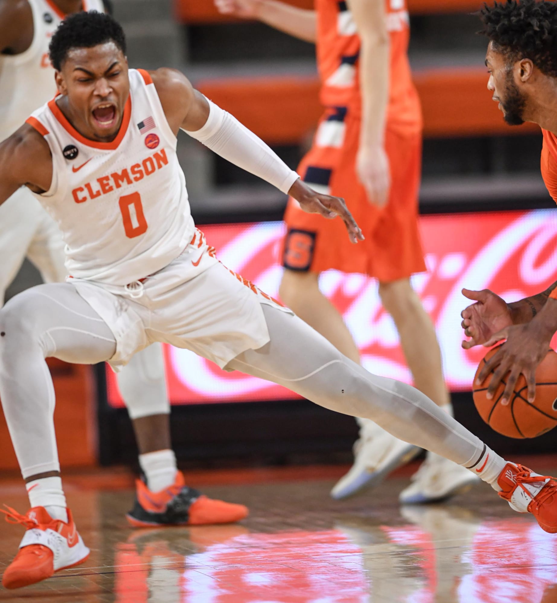 Clemson basketball Tigers win their second straight game