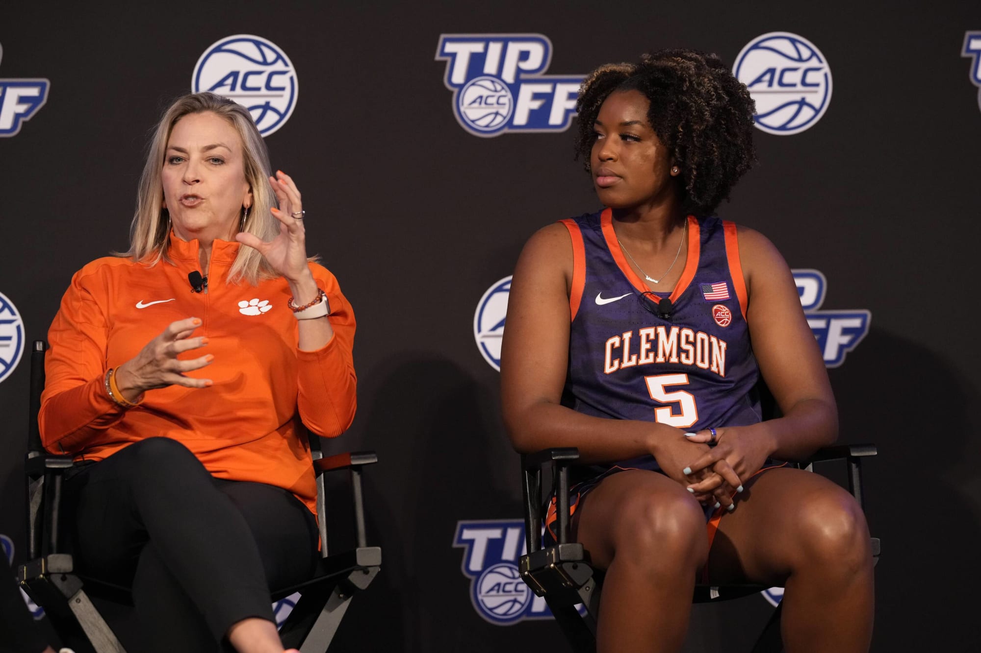 Clemson Women S Basketball Lady Tigers Dominate Gardner Webb