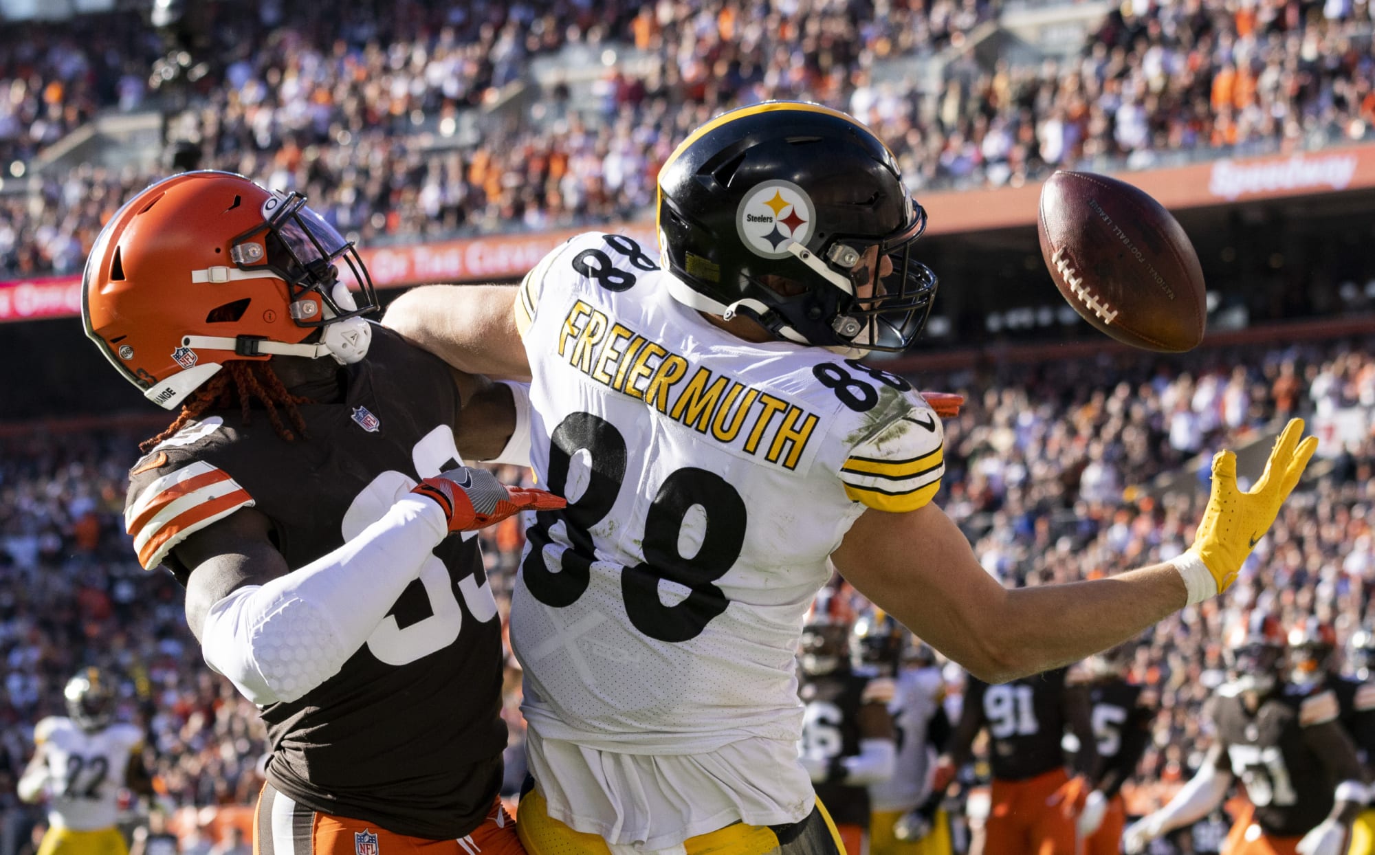 Steelers TE Pat Freiermuth earns dominant rank in the red zone