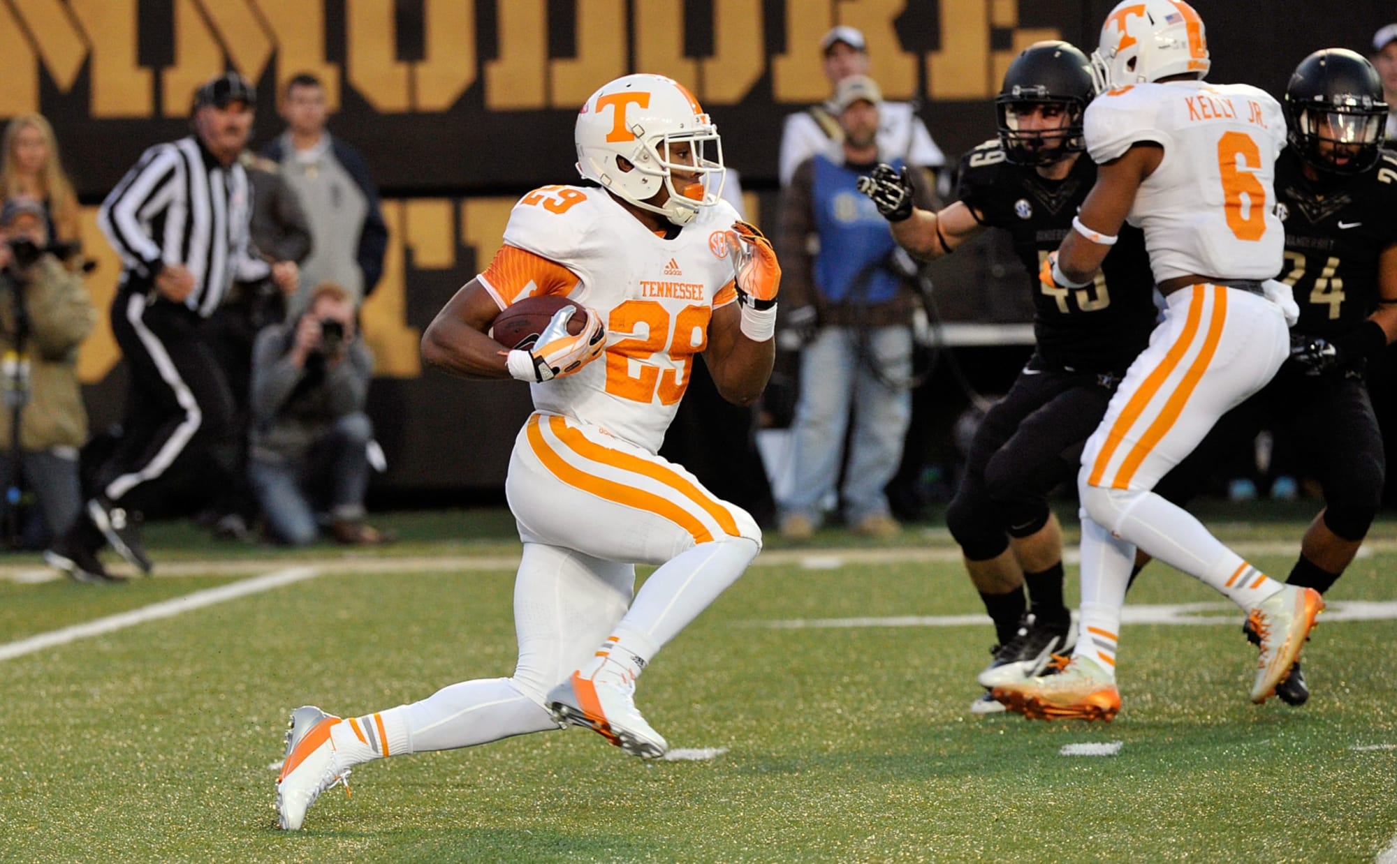 Return of double stripes brings another change to Tennessee's uniforms