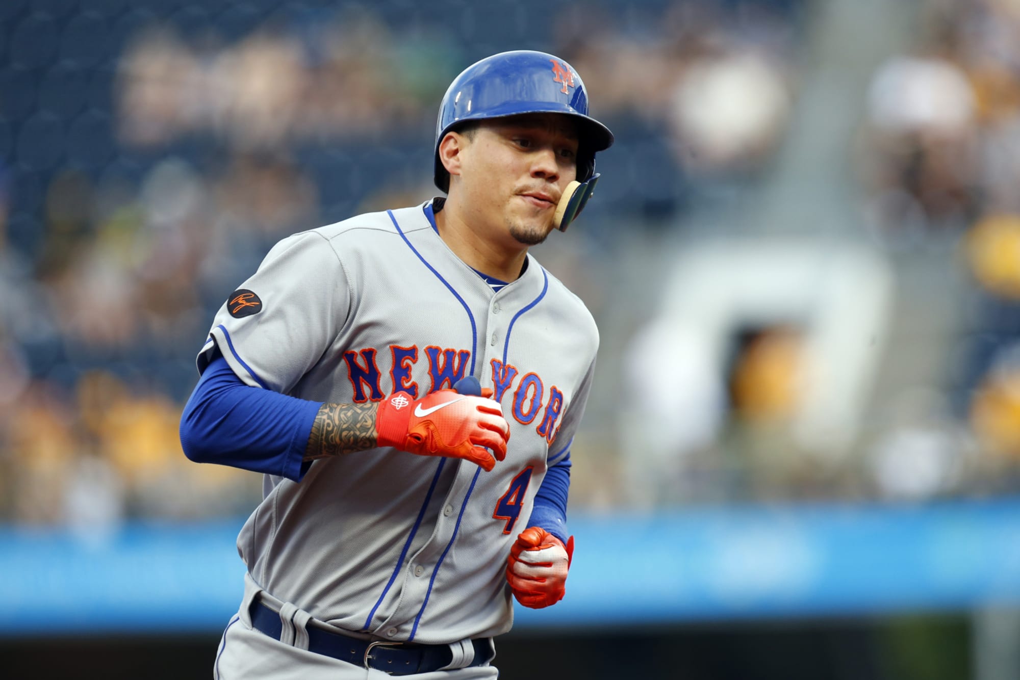 Phillies Wilmer Flores a potential free agent signing