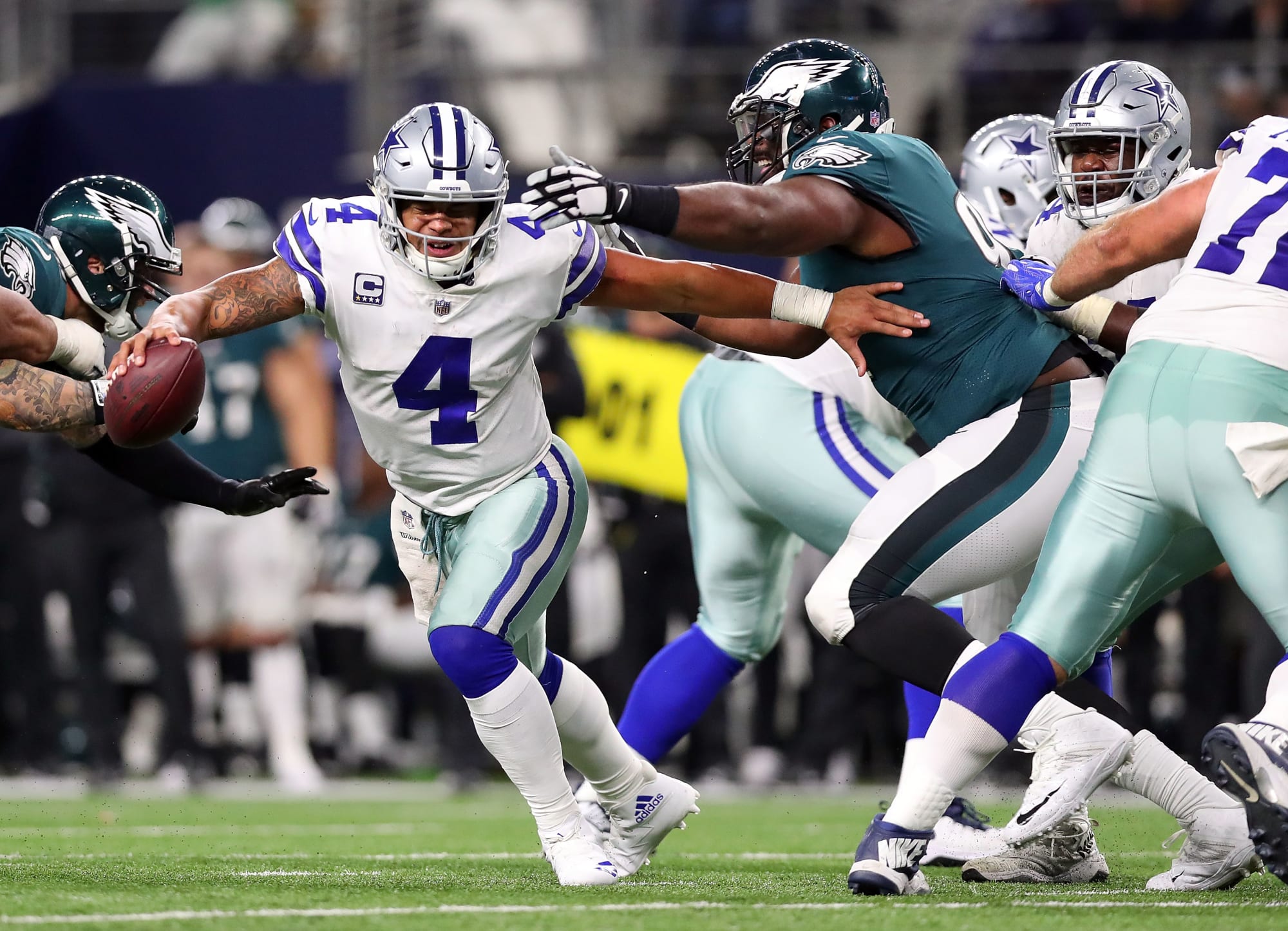 Dallas Cowboys lack offensive firepower in loss to Eagles, 37-9