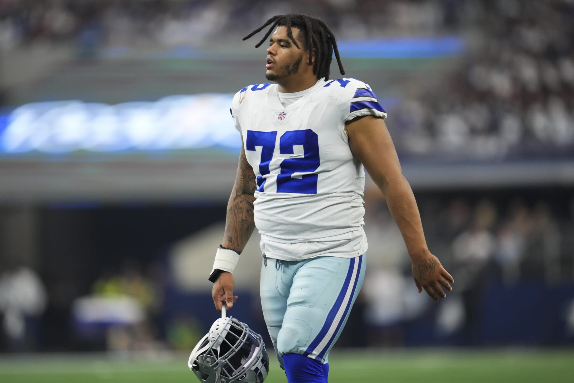 Dallas Cowboys release DT Trysten Hill minutes after trade deadline