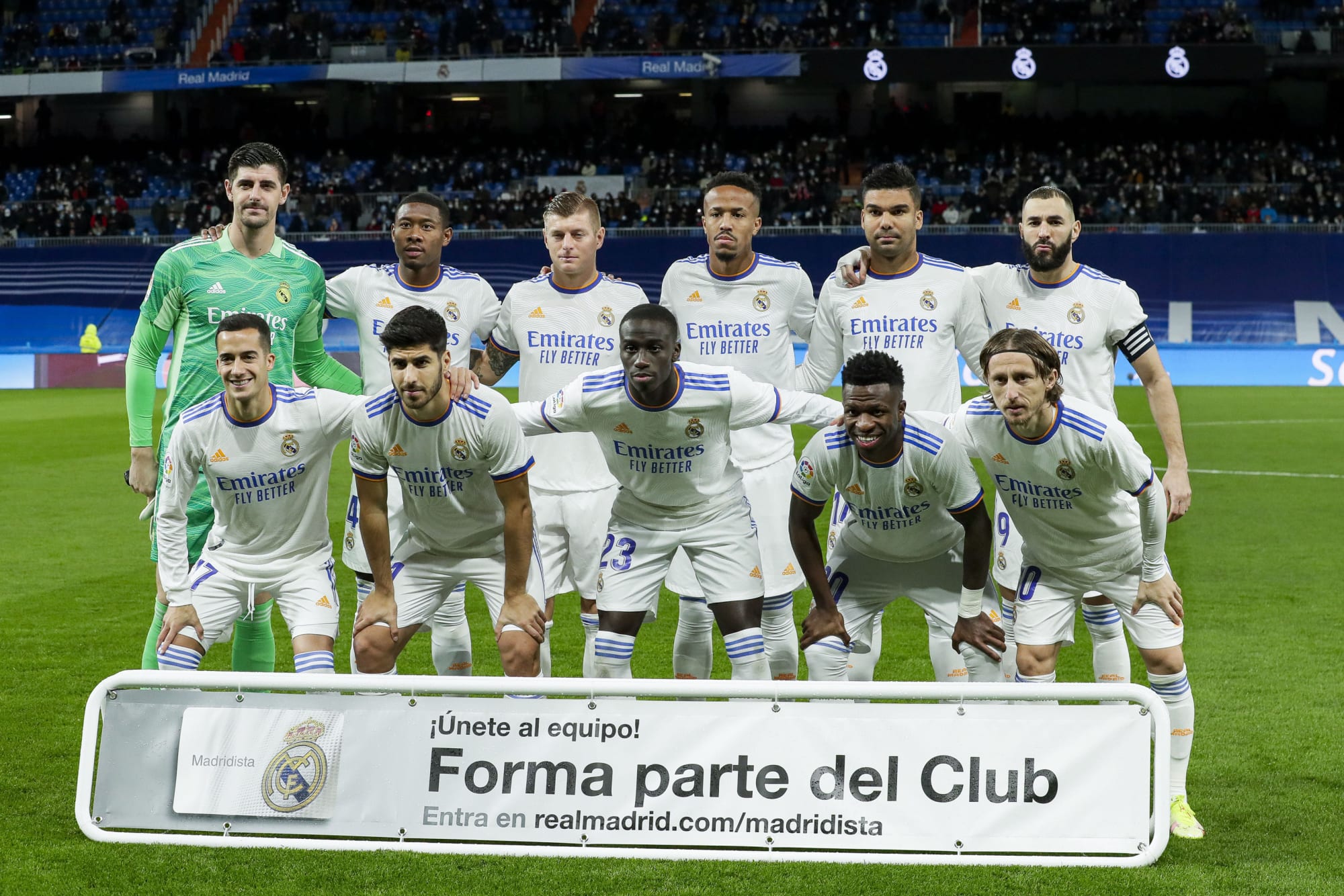  Real Madrid players pose for a team photo before their match against Manchester City, with some players expressing concern about facing the English club.