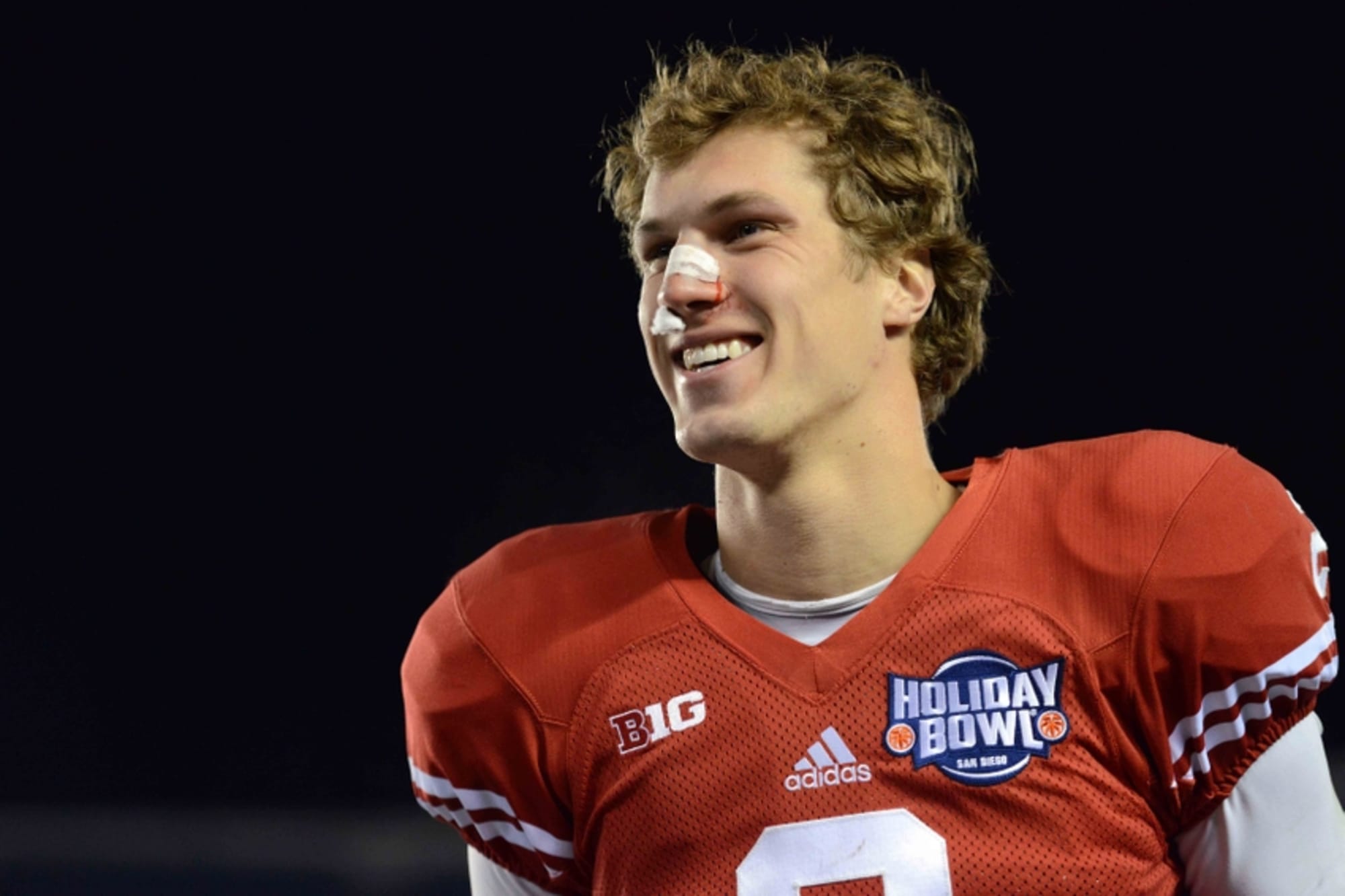 Joel Stave jumps from the Badgers to the Vikings