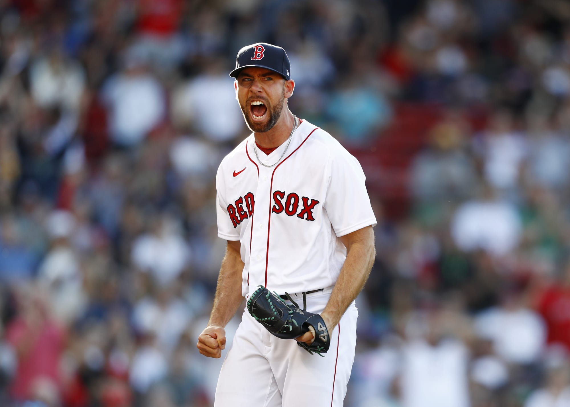 Atlanta Braves sign former Red Sox pitcher to minor league deal