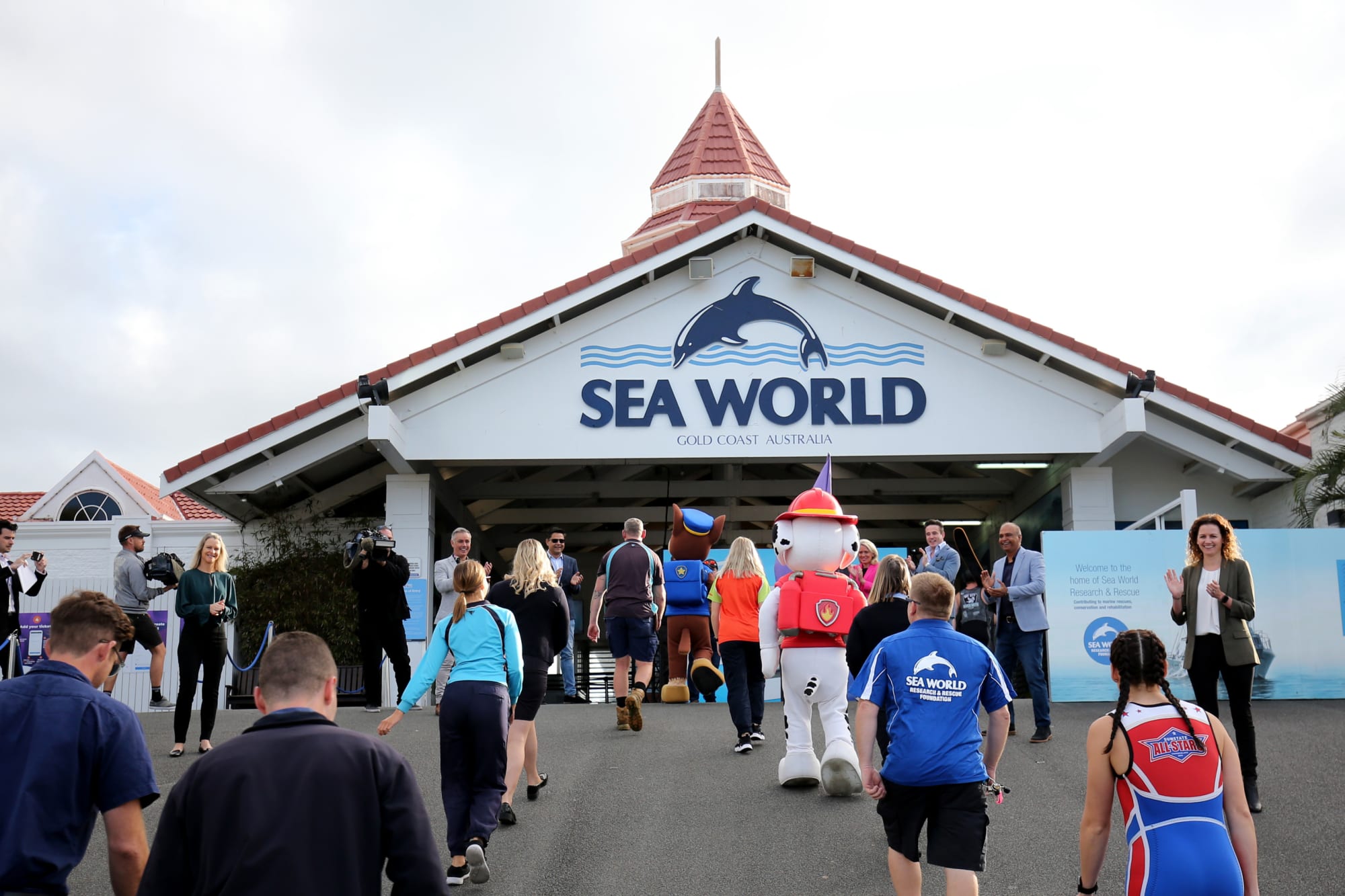 SeaWorld Black Friday deals arrive early and they rock!