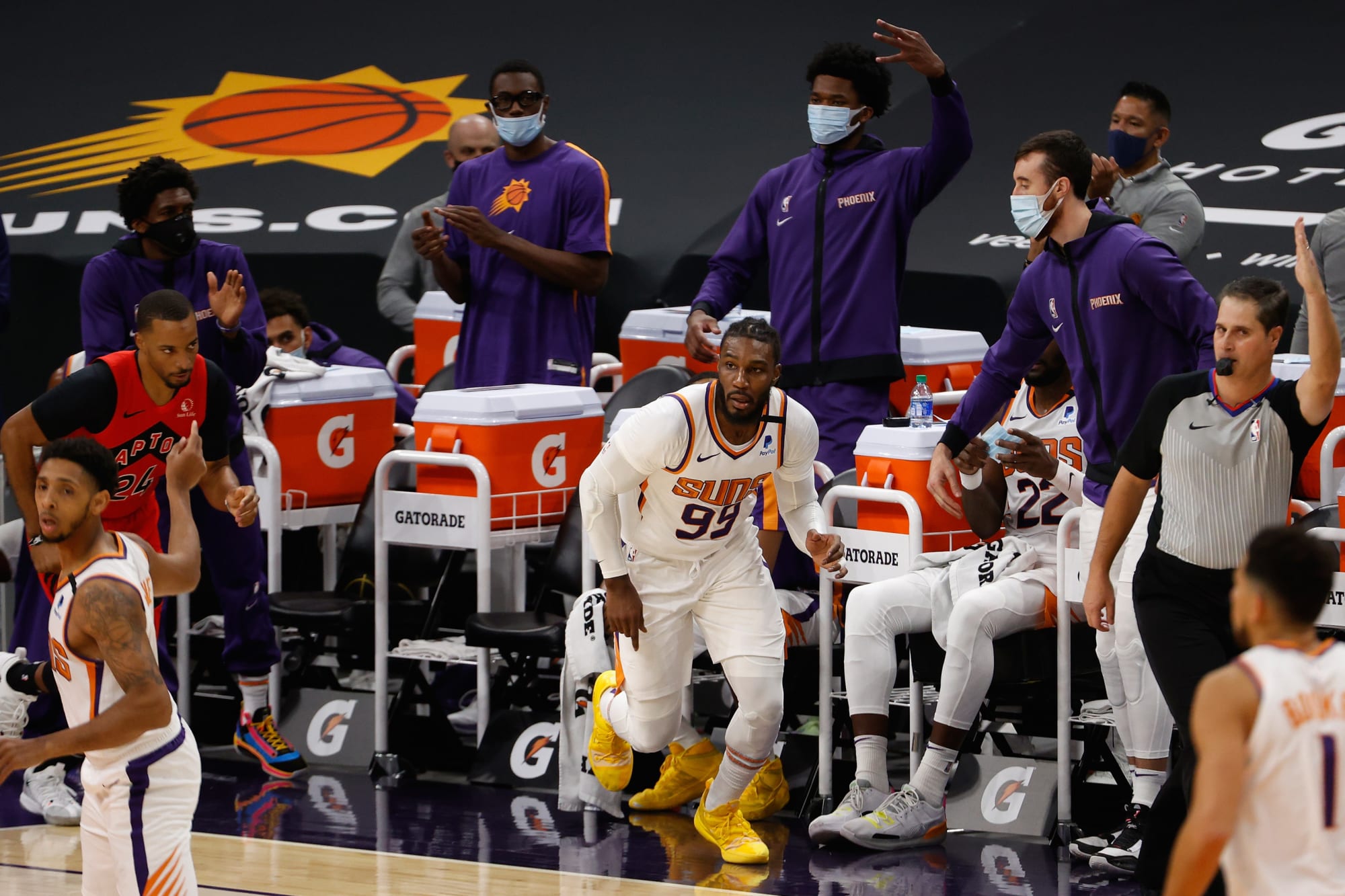 The Phoenix Suns need to set their starting lineup Valley of the Suns
