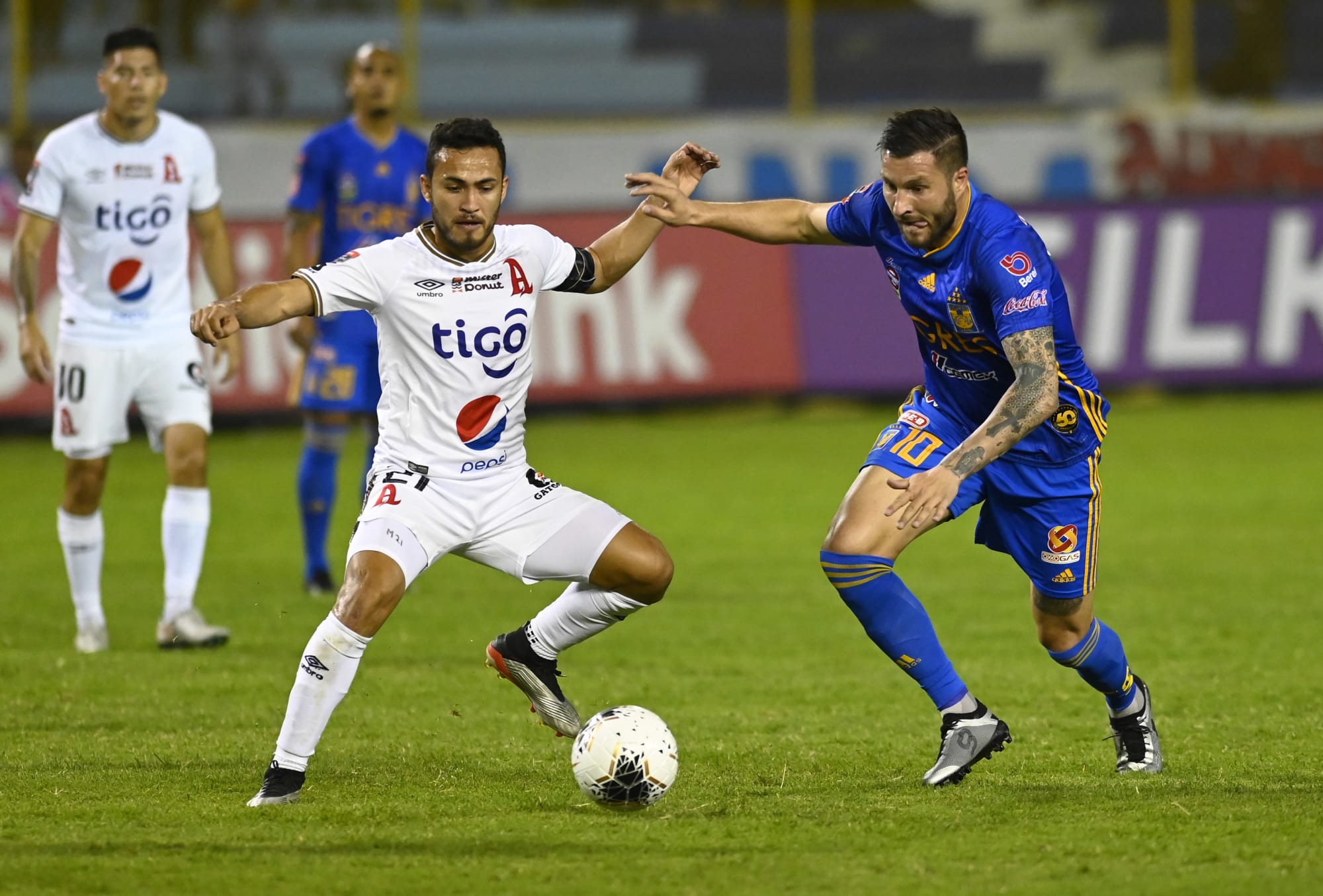 Tigres shocks in the CONCACAF Champions League but in a bad way Viva