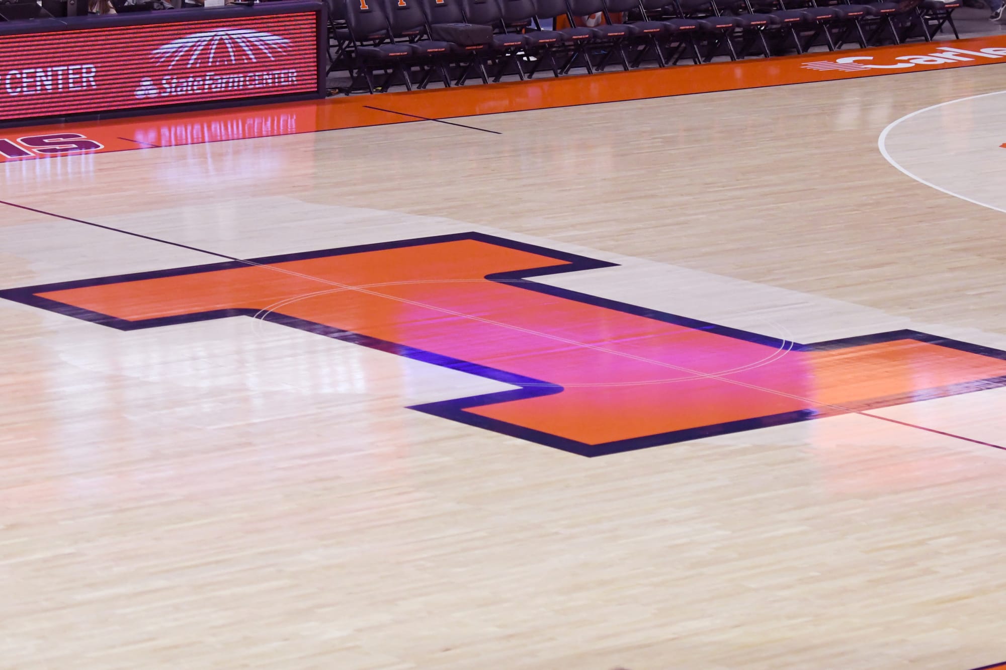 Illinois Basketball Illini targeting top 30 center from the class of