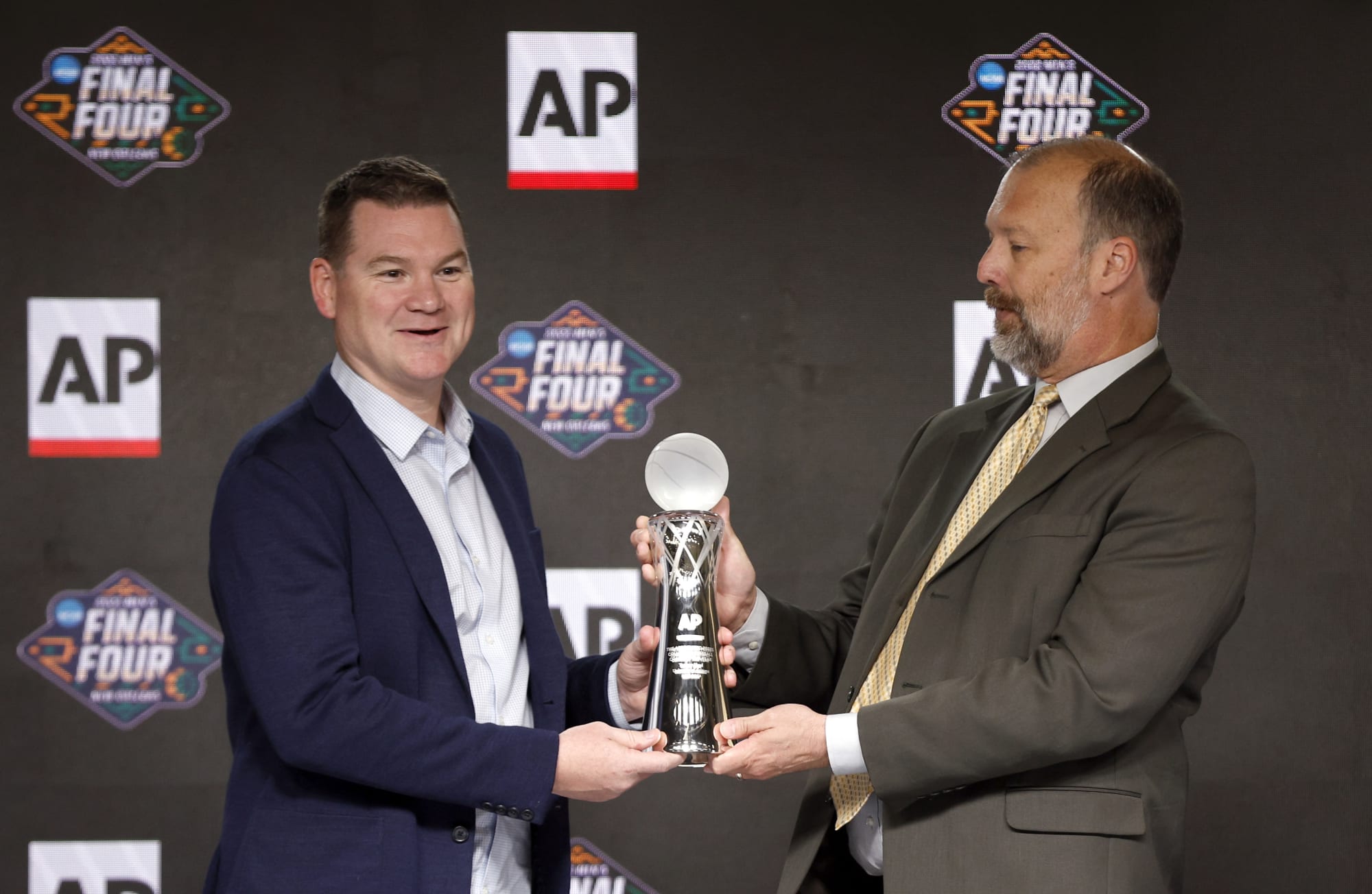 Arizona Basketball coach Tommy Lloyd named AP Coach of the Year