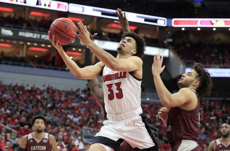 Louisville dominates in blowout