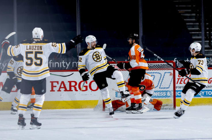 News Photo : Sean Kuraly of the Boston Bruins skates with the  Boston  bruins, Philadelphia flyers hockey, Boston bruins hockey
