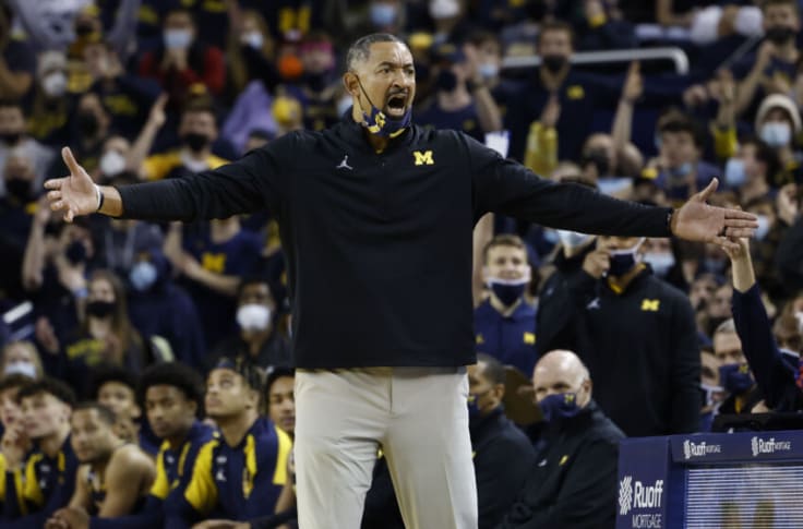 Wisconsin, Ohio State fans want Juwan Howard fired for punching Badgers  assistant