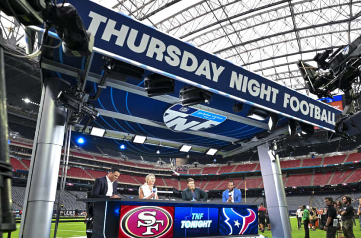 who's playing in the thursday night nfl football game tonight