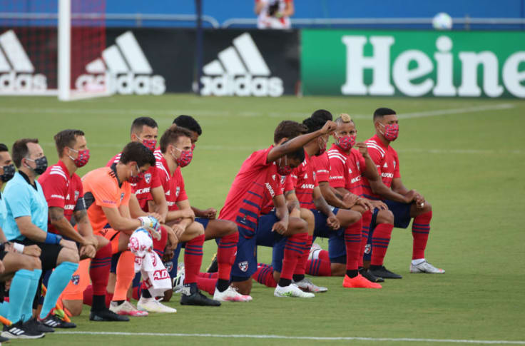 Fc Dallas Fans Behave Despicably In Response To Kneeling During Anthem