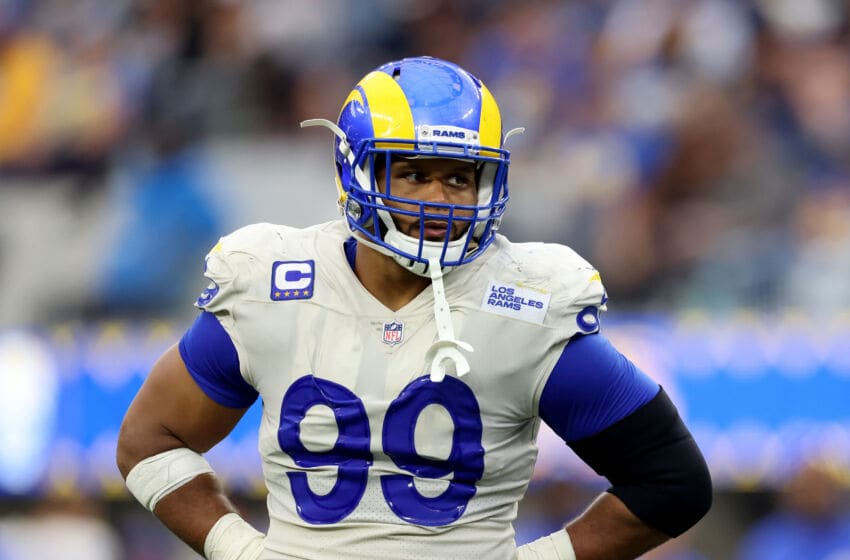 Did Aaron Donald Try To Choke A Packers Offensive Lineman