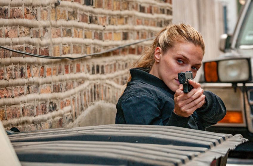 Fbi Season 2 First Look At Chicago Pds Tracy Spiridakos In Crossover 