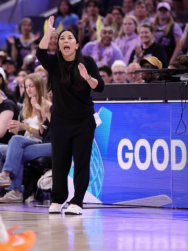 Natalie Nakase coaching the Golden State Valkyries