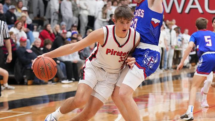 Cardinals Split the Week, Open Conference Play with Emphatic Home Win