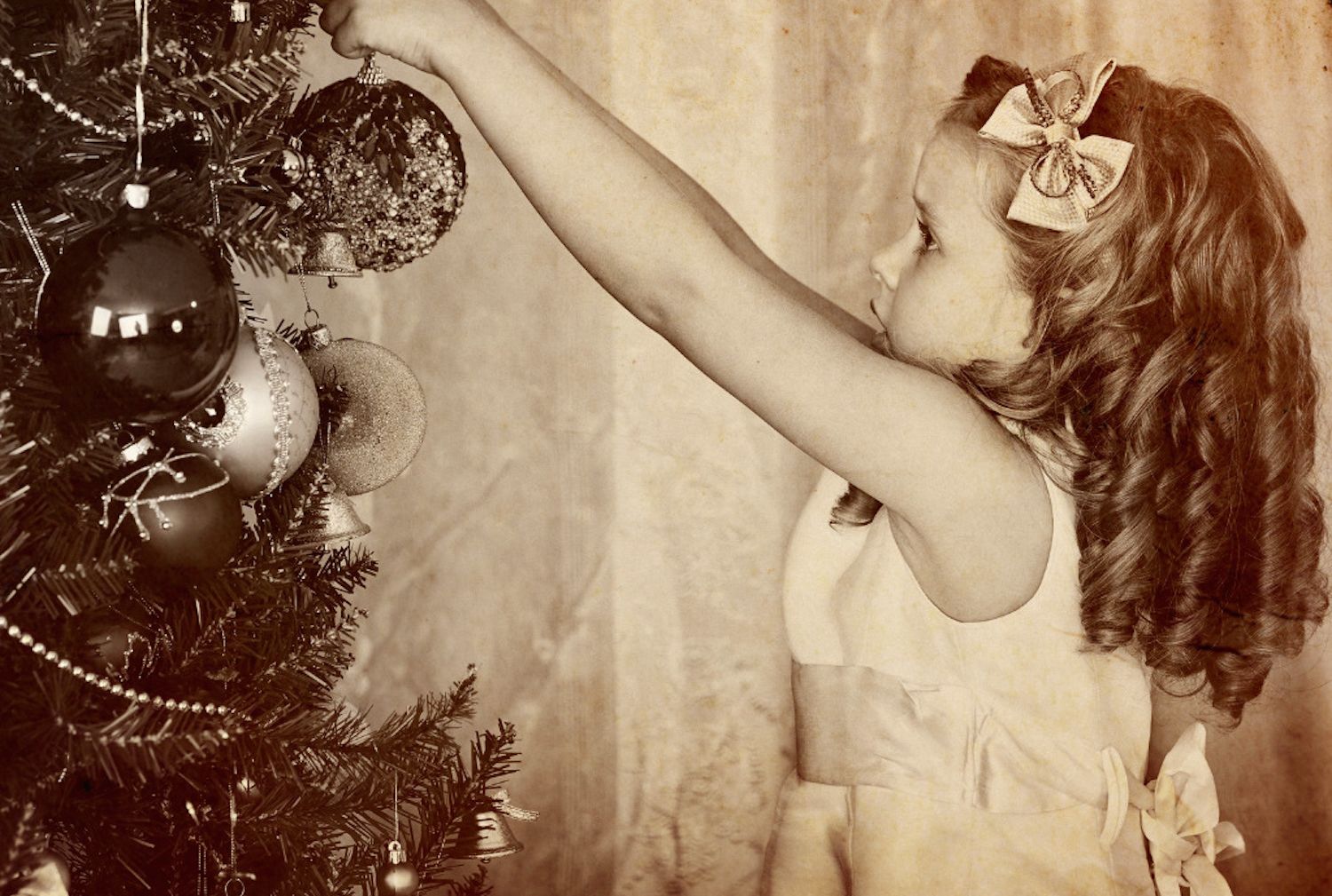 8 Odd Items People Have Used To Decorate Christmas Trees Mental