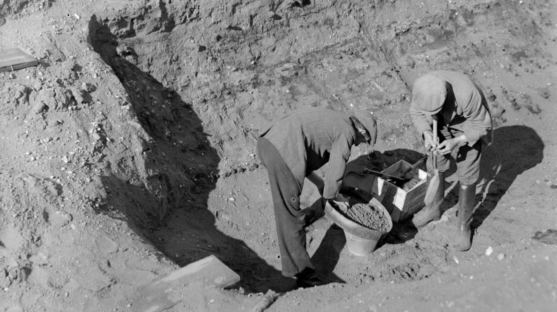 Workers sift for treasure at Sutton Hoo in 1939.