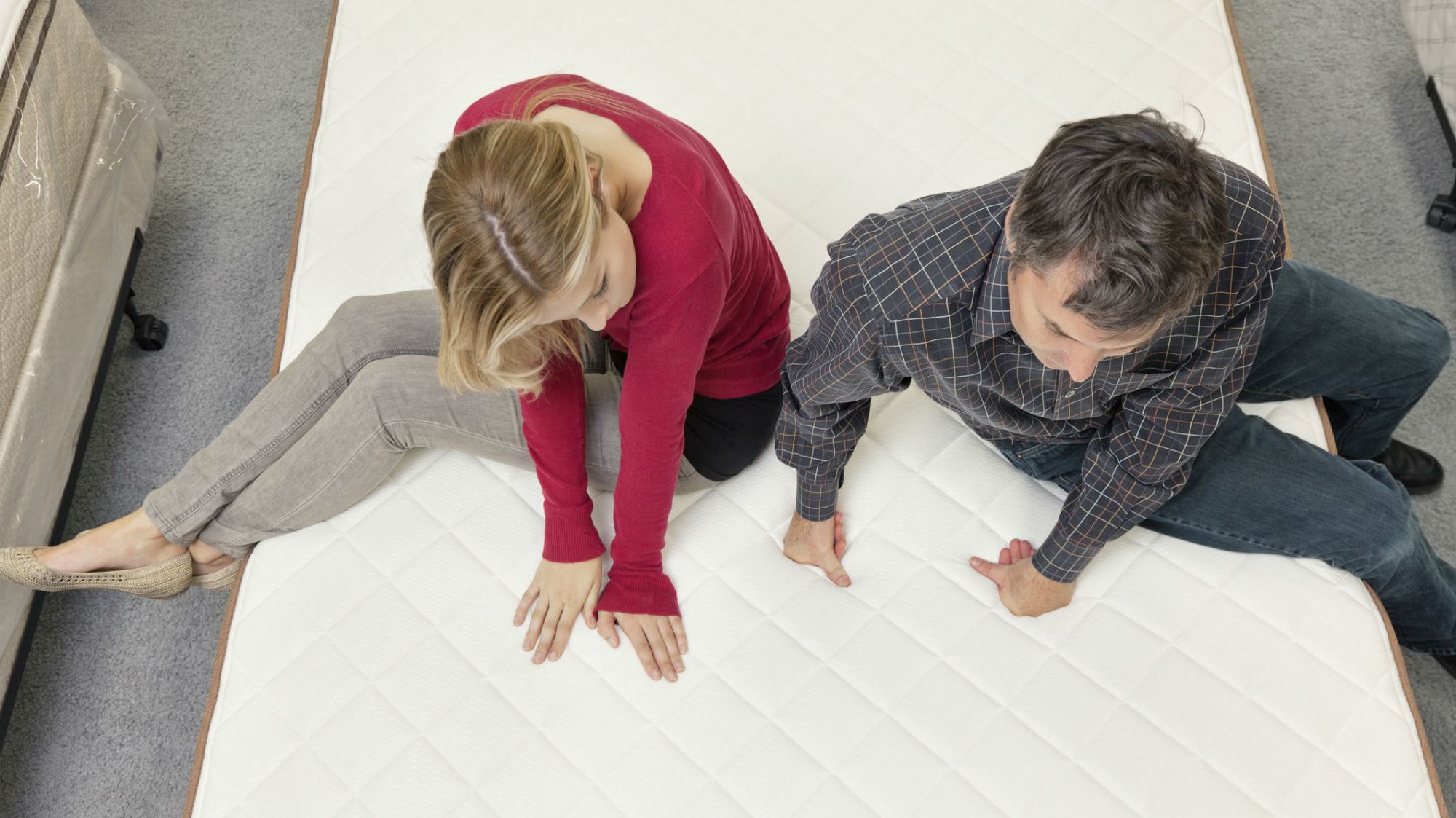 Full vs. Queen Mattress: What's the Difference? | Mental Floss