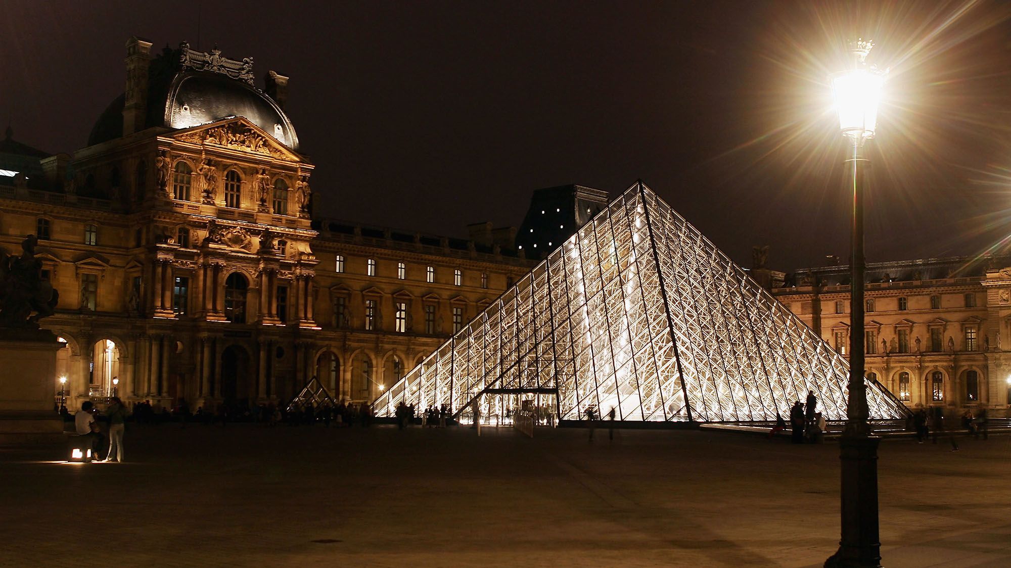 12 World-Class Museums You Can Visit Online