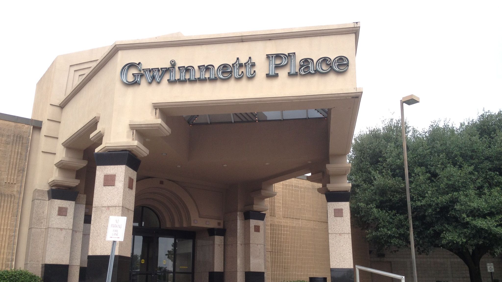 The Starcourt Mall From Stranger Things Is a Real Mall in ...