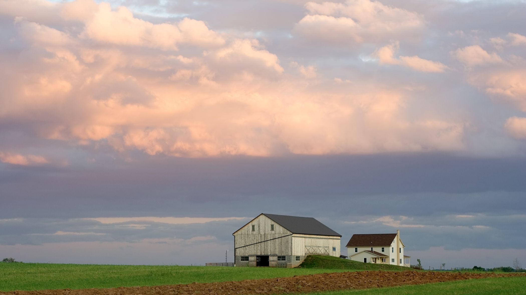 Why Are So Many Farmhouses Painted White Mental Floss