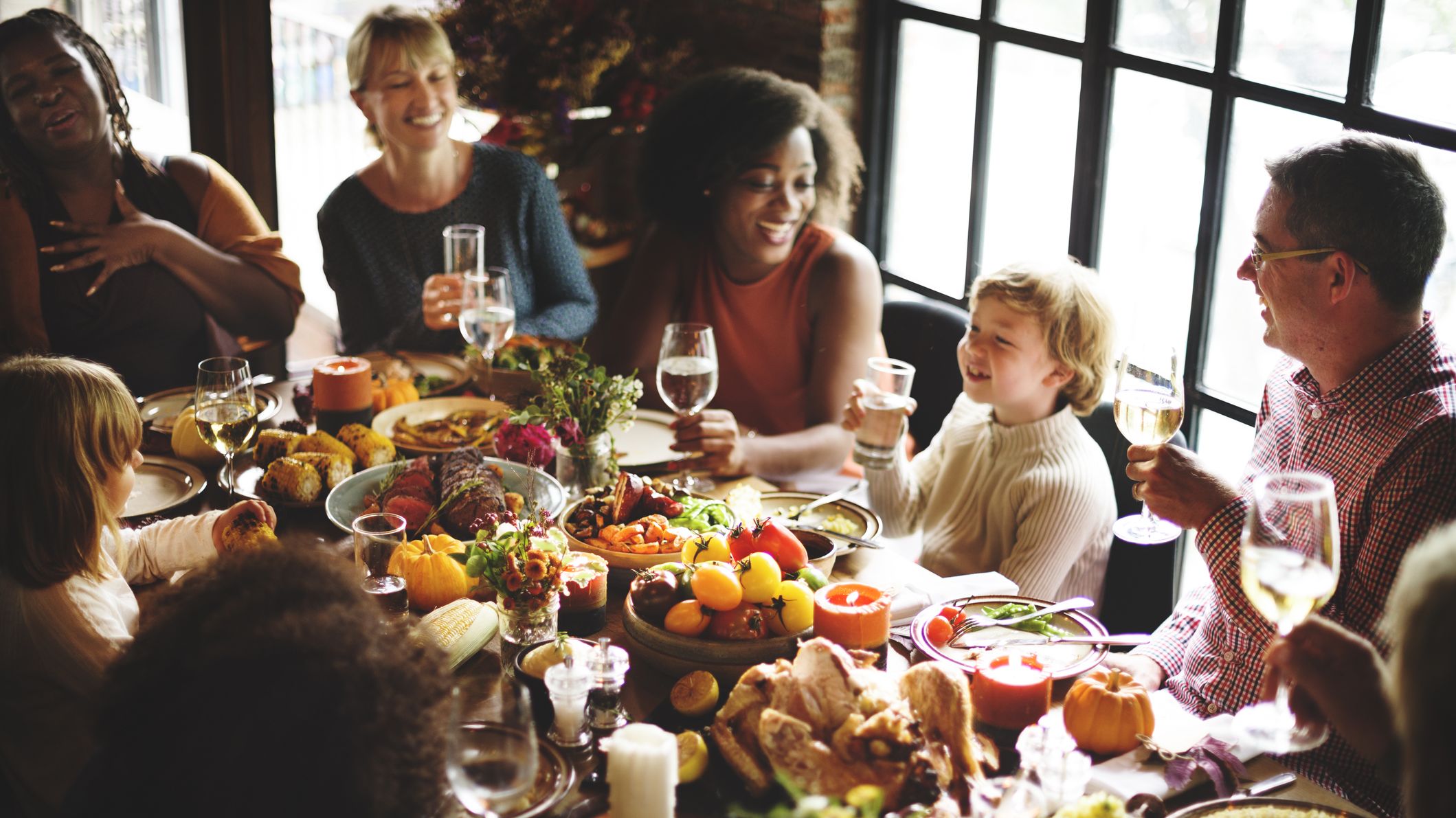 The Best Time to Eat Thanksgiving Dinner, According to Twitter | Mental