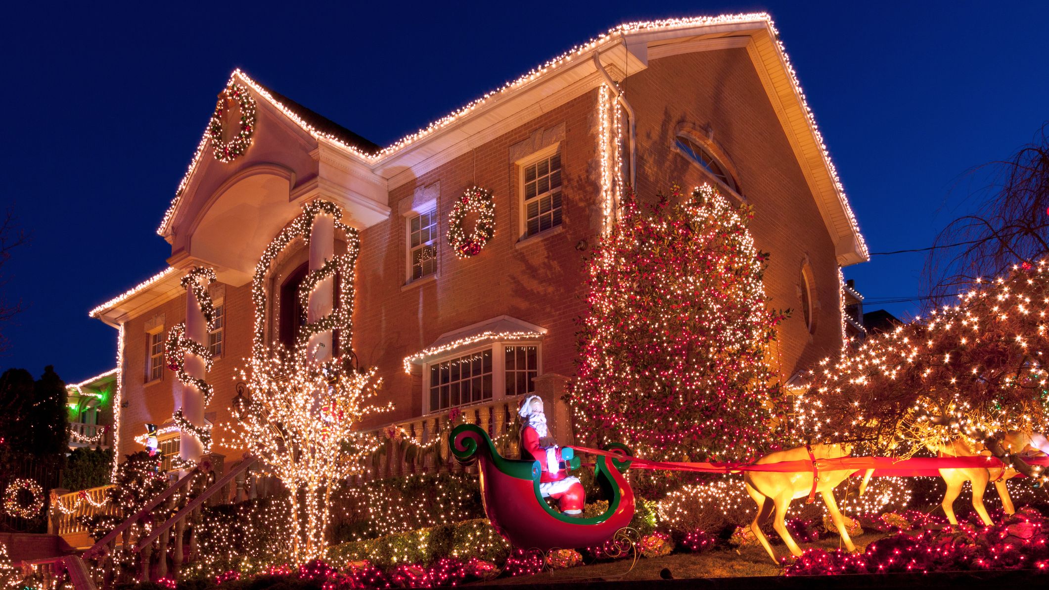 Scope Out the Best Christmas Light Displays in Your Neighborhood With