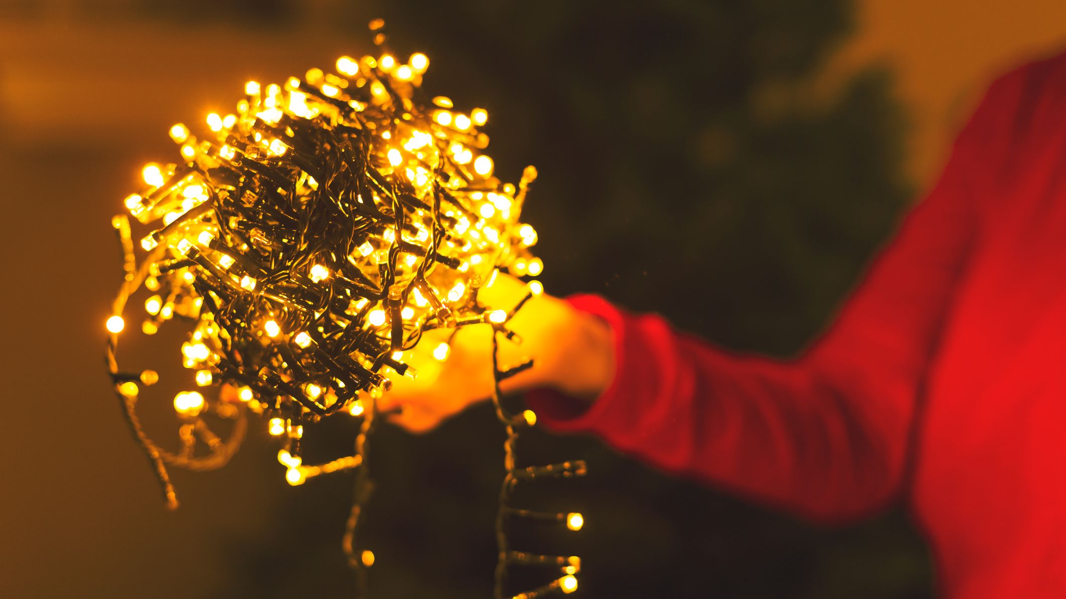 Why Your Christmas Lights Always Get Tangled, According to Science | Mental Floss