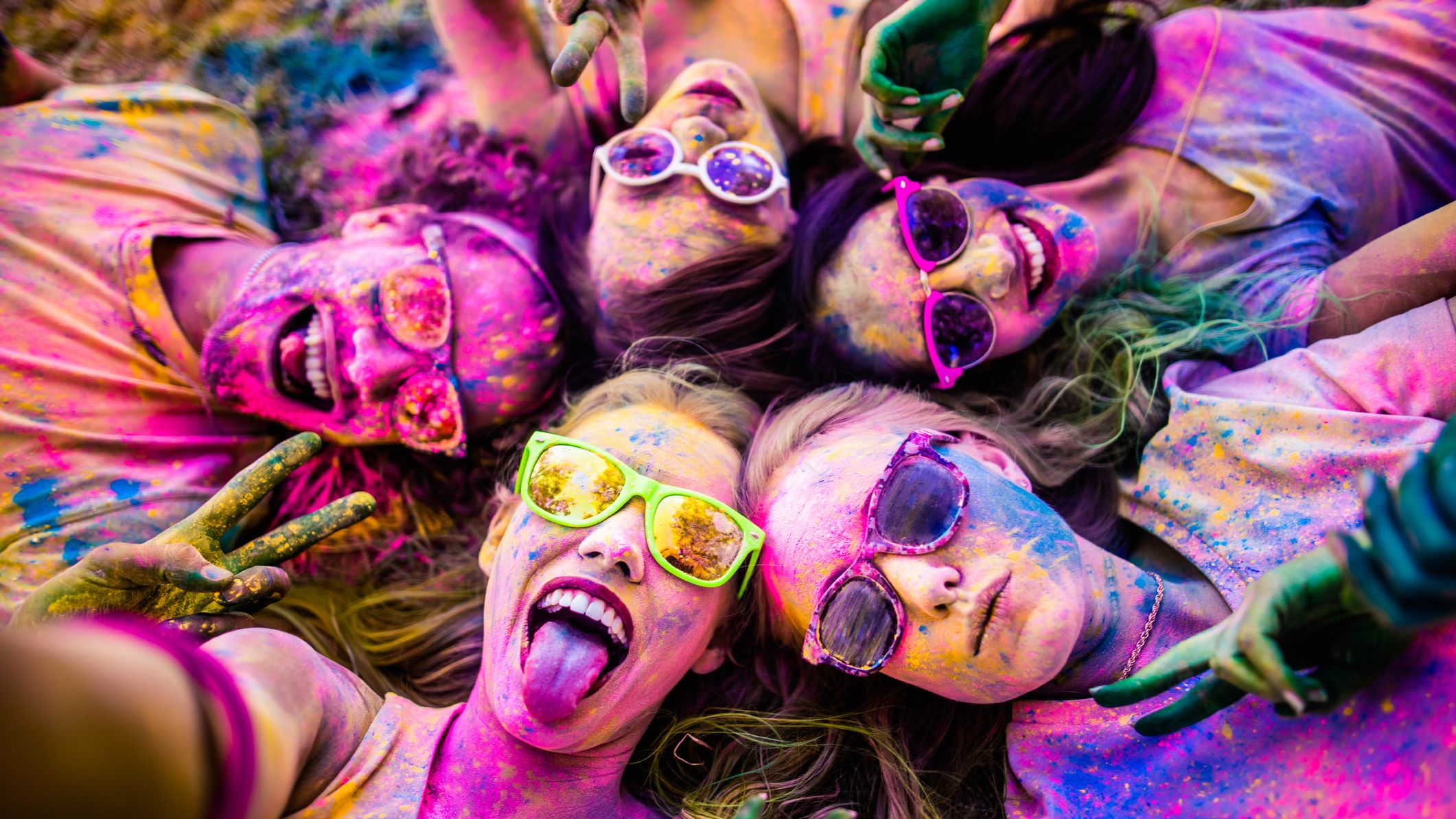 9 Hacks To Help You Snap The Perfect Selfie Mental Floss Not all life hacks are created equal. snap the perfect selfie